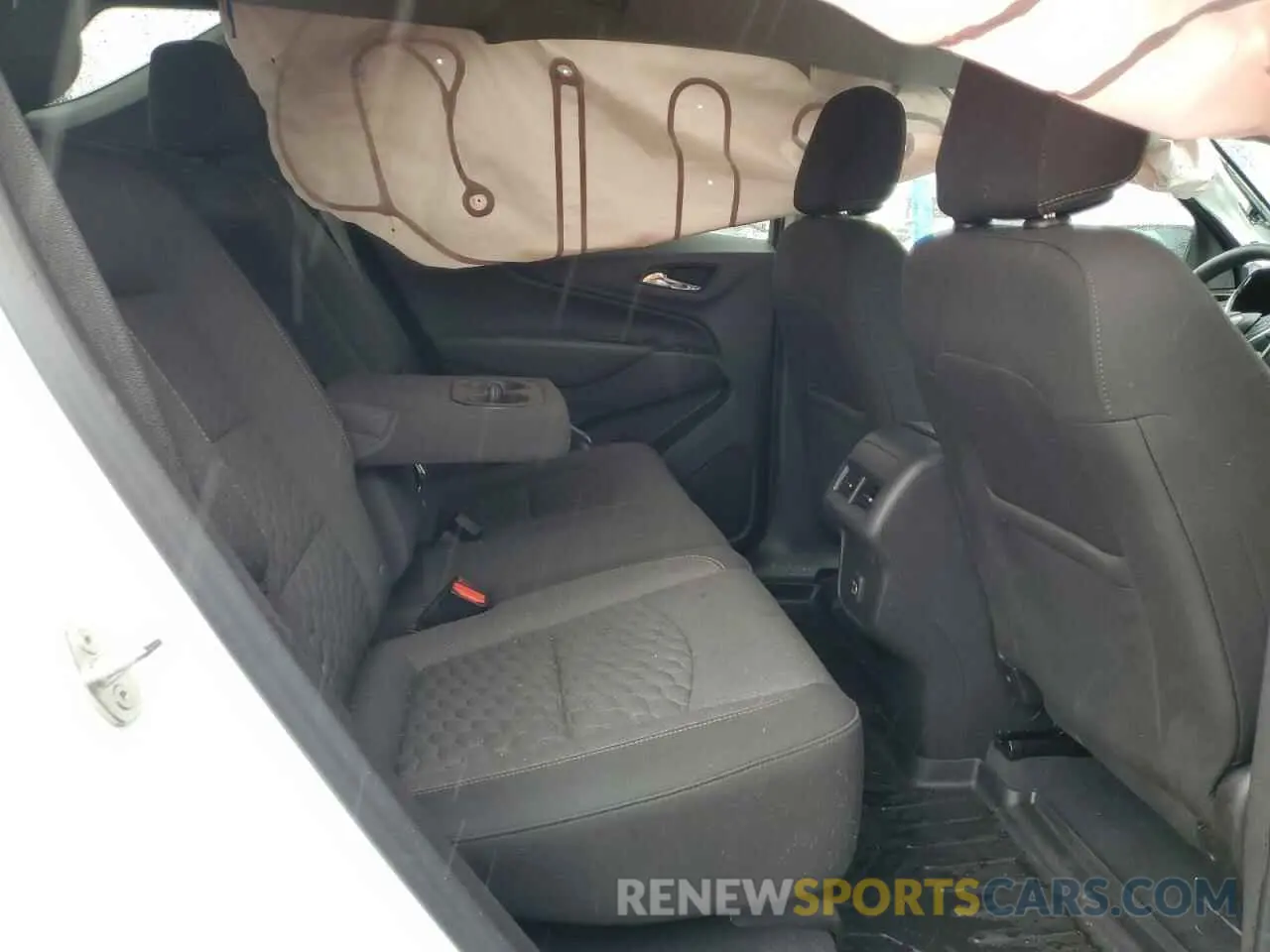 11 Photograph of a damaged car 3GNAXUEV3MS111661 CHEVROLET EQUINOX 2021