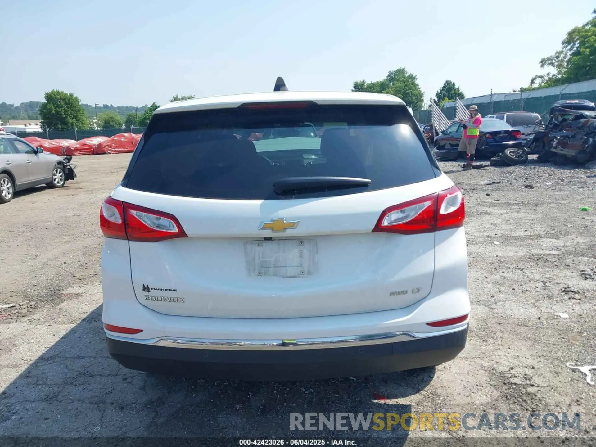 15 Photograph of a damaged car 3GNAXUEV3MS135989 CHEVROLET EQUINOX 2021
