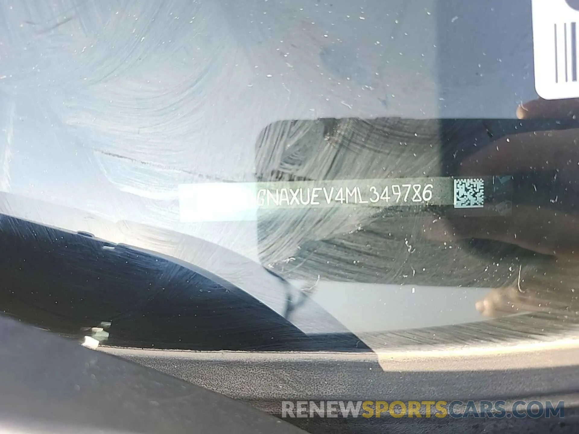 31 Photograph of a damaged car 3GNAXUEV4ML349786 CHEVROLET EQUINOX 2021