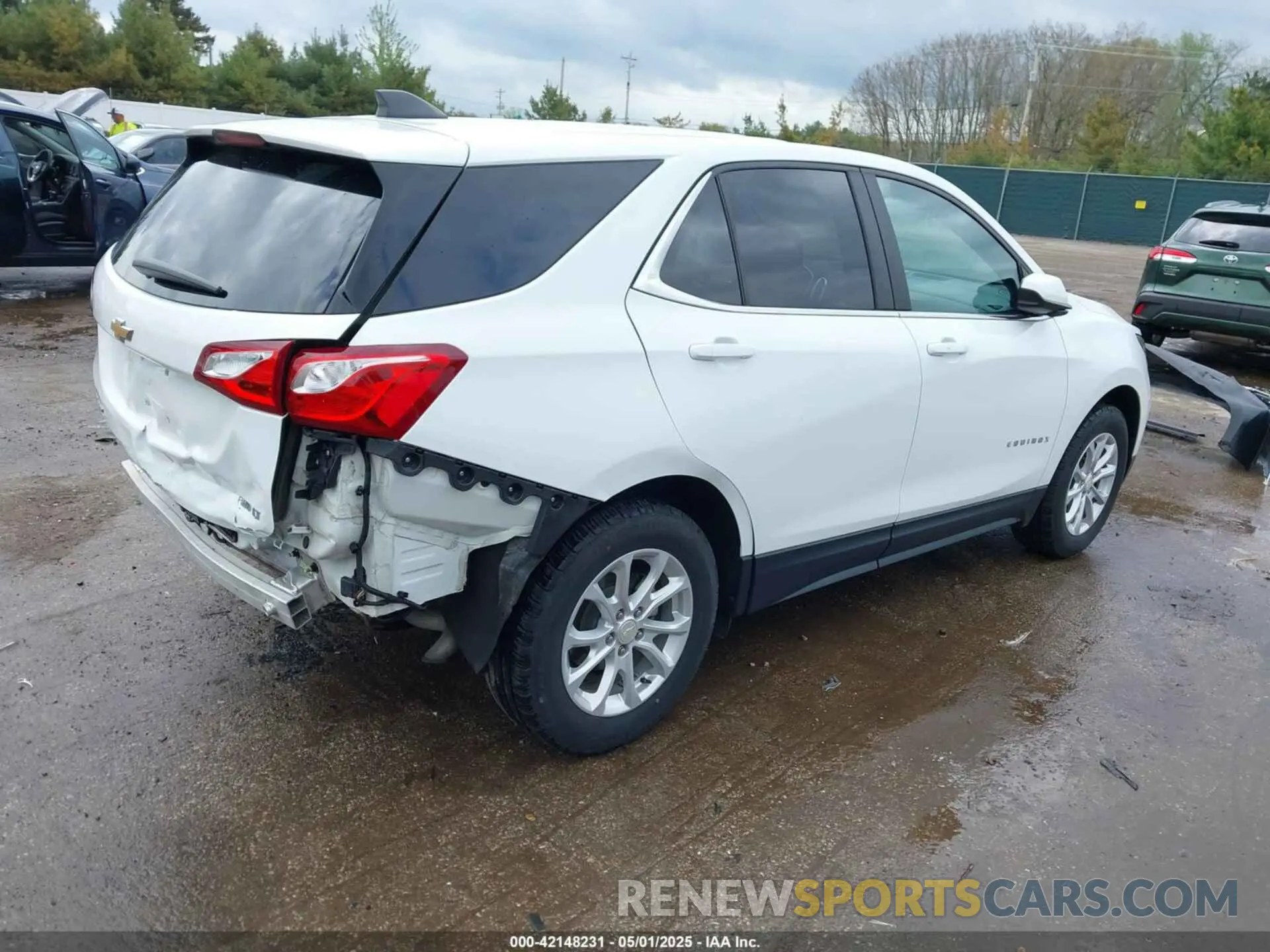 4 Photograph of a damaged car 3GNAXUEV4MS125780 CHEVROLET EQUINOX 2021