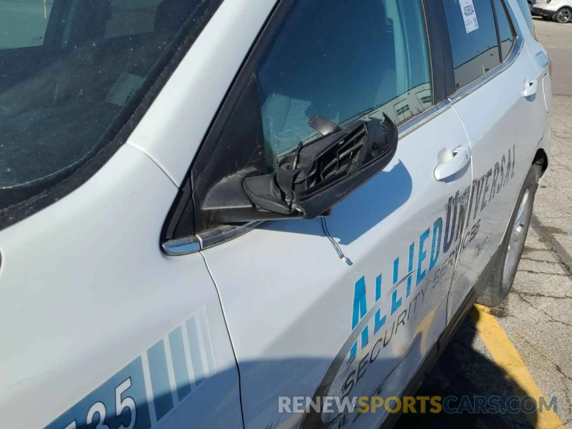 4 Photograph of a damaged car 3GNAXUEV4MS165535 CHEVROLET EQUINOX 2021