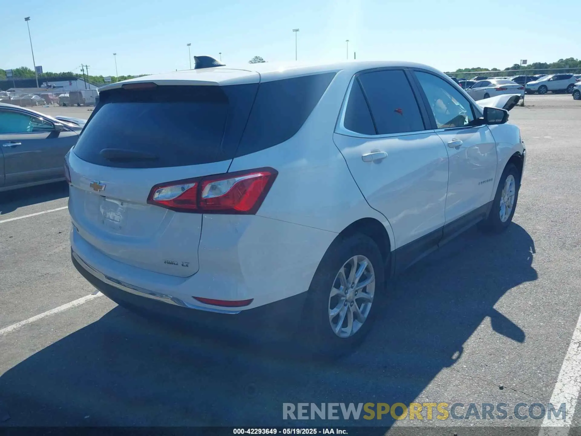 4 Photograph of a damaged car 3GNAXUEV4MS178401 CHEVROLET EQUINOX 2021