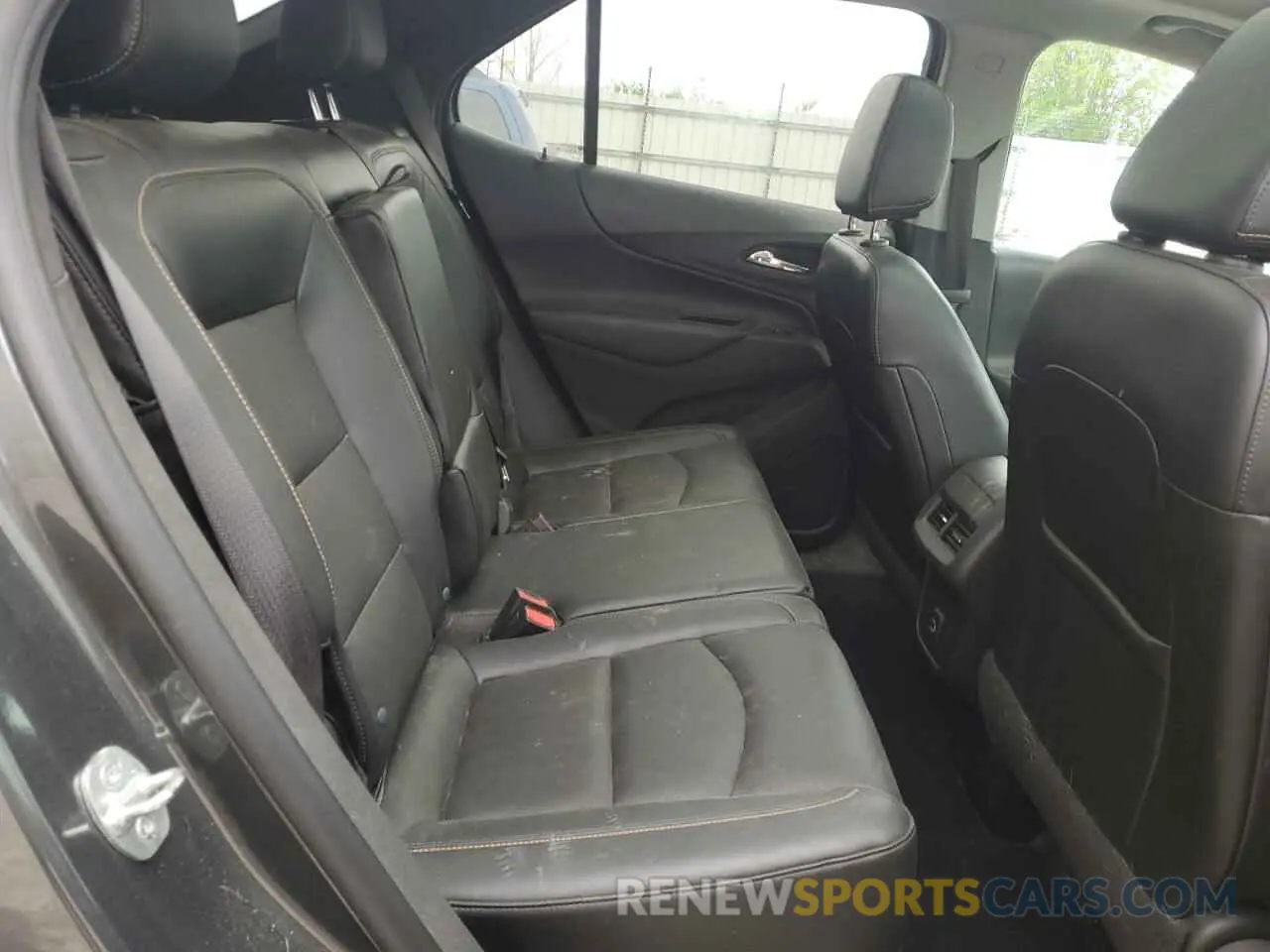 10 Photograph of a damaged car 3GNAXUEV5ML303030 CHEVROLET EQUINOX 2021