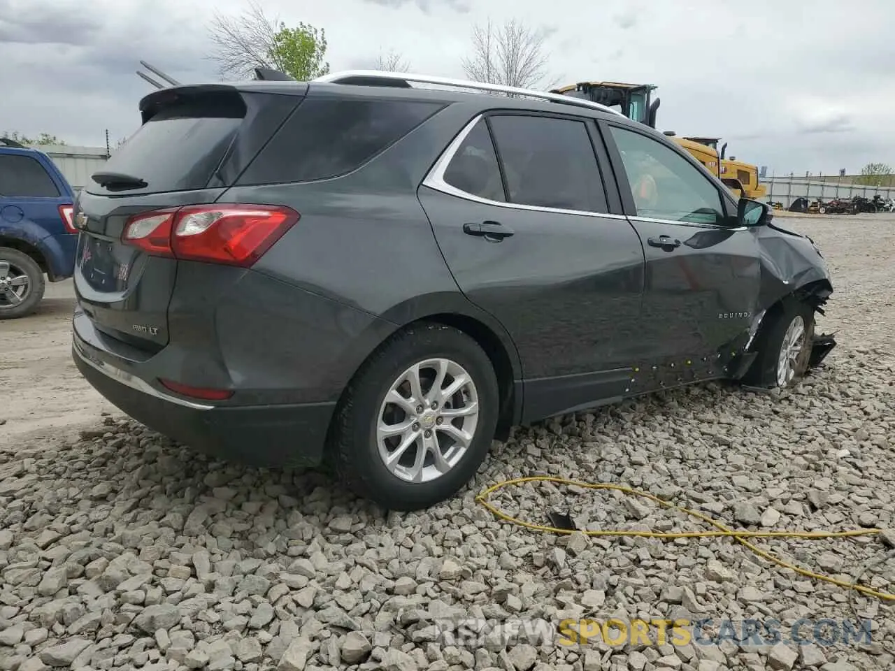 3 Photograph of a damaged car 3GNAXUEV5ML303030 CHEVROLET EQUINOX 2021