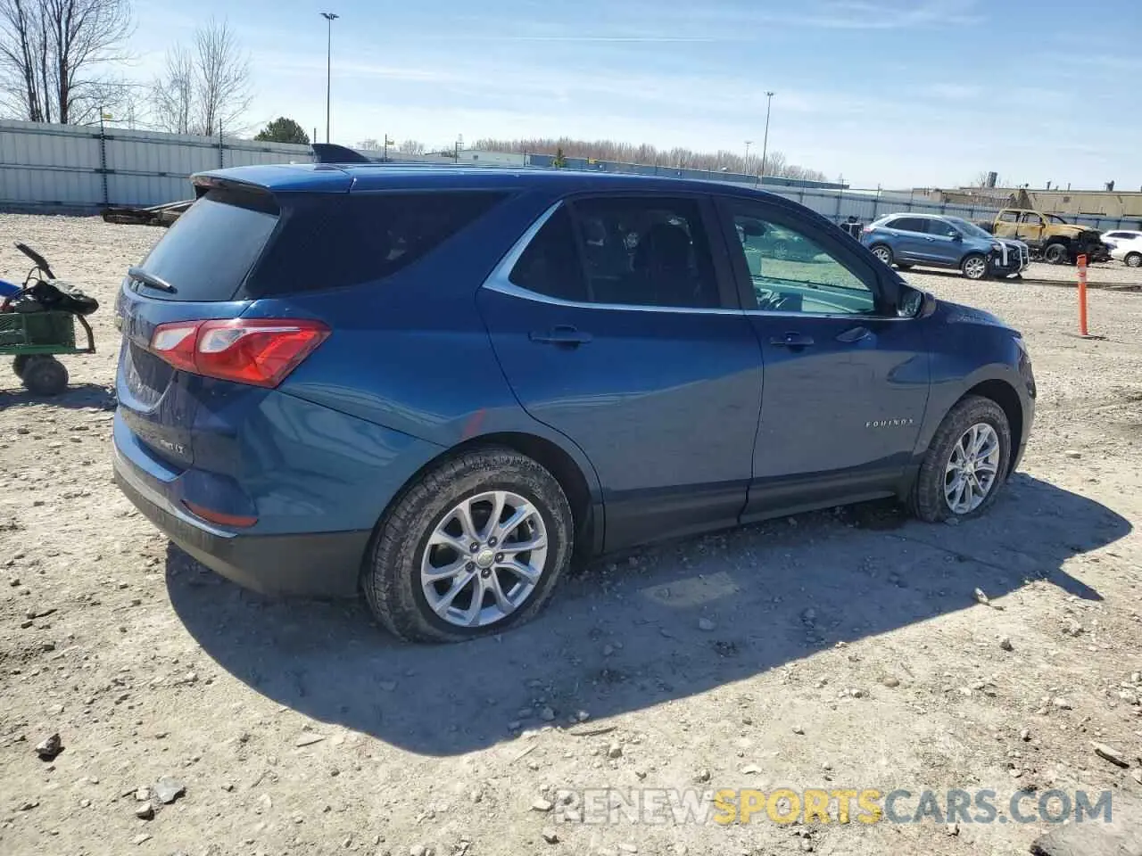 3 Photograph of a damaged car 3GNAXUEV5ML318398 CHEVROLET EQUINOX 2021