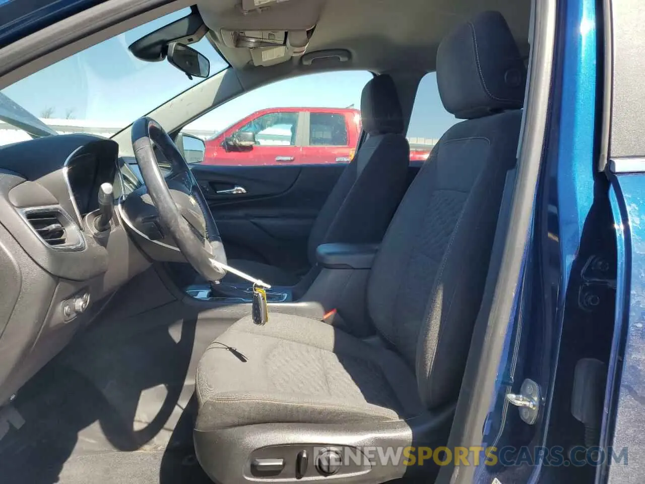 7 Photograph of a damaged car 3GNAXUEV5ML318398 CHEVROLET EQUINOX 2021