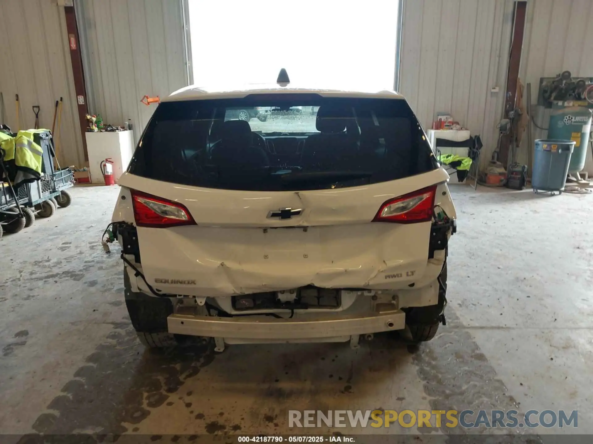 6 Photograph of a damaged car 3GNAXUEV5ML332172 CHEVROLET EQUINOX 2021