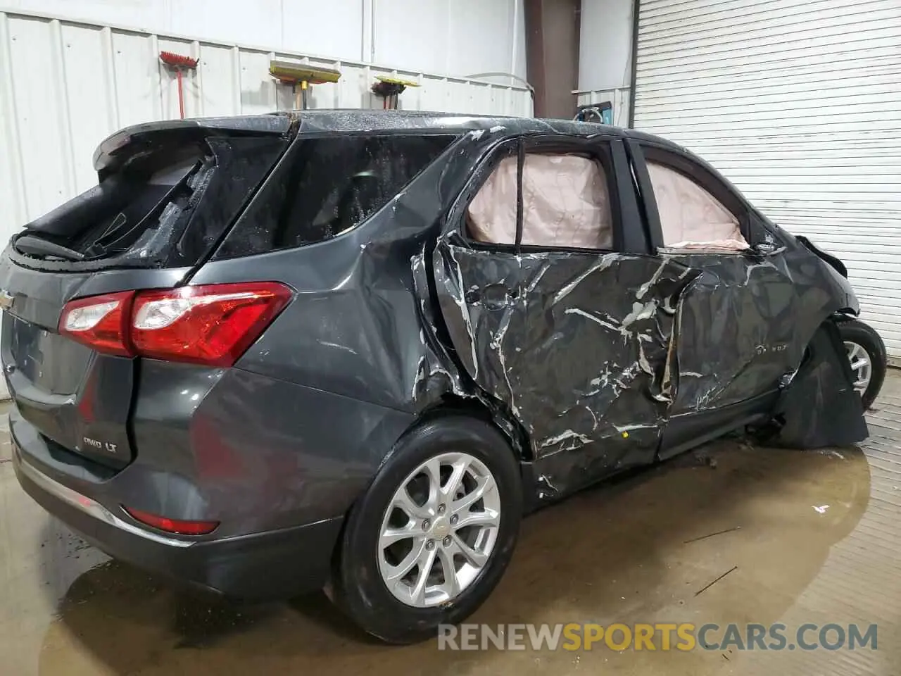 3 Photograph of a damaged car 3GNAXUEV5ML379766 CHEVROLET EQUINOX 2021