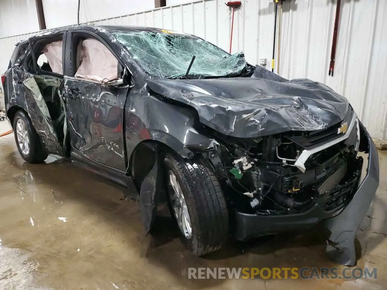 4 Photograph of a damaged car 3GNAXUEV5ML379766 CHEVROLET EQUINOX 2021