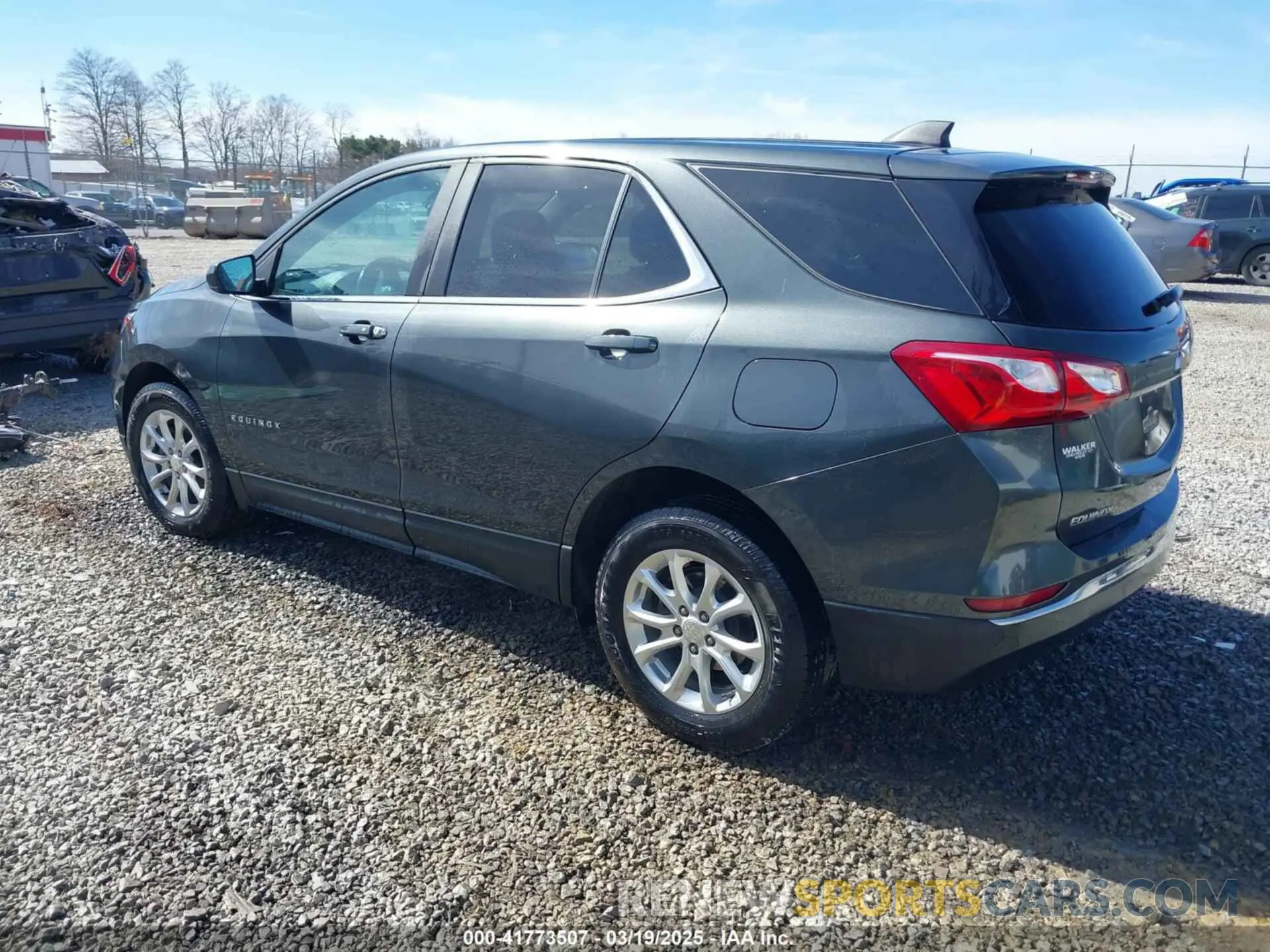 3 Photograph of a damaged car 3GNAXUEV5ML380769 CHEVROLET EQUINOX 2021