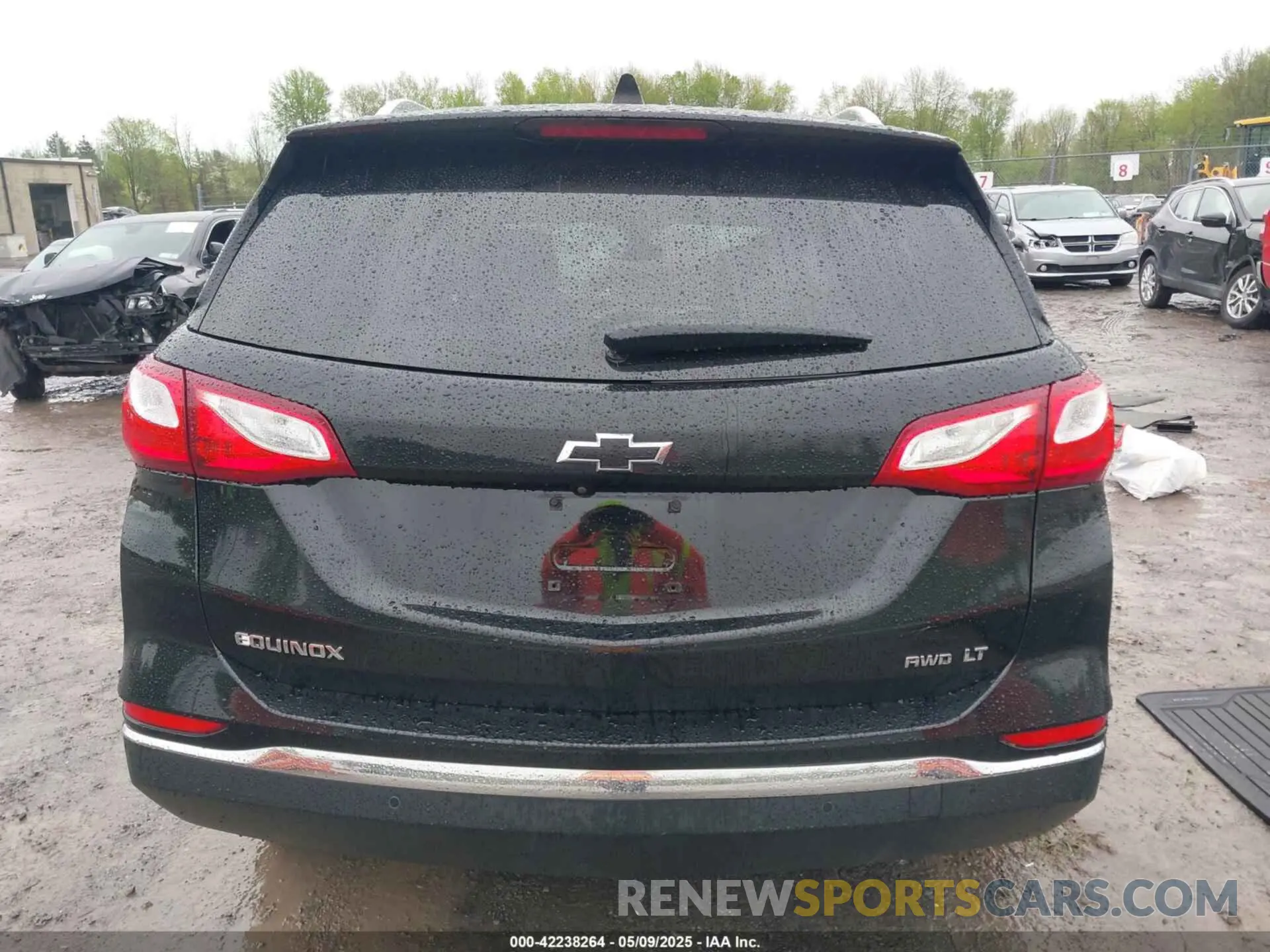 16 Photograph of a damaged car 3GNAXUEV5ML400695 CHEVROLET EQUINOX 2021