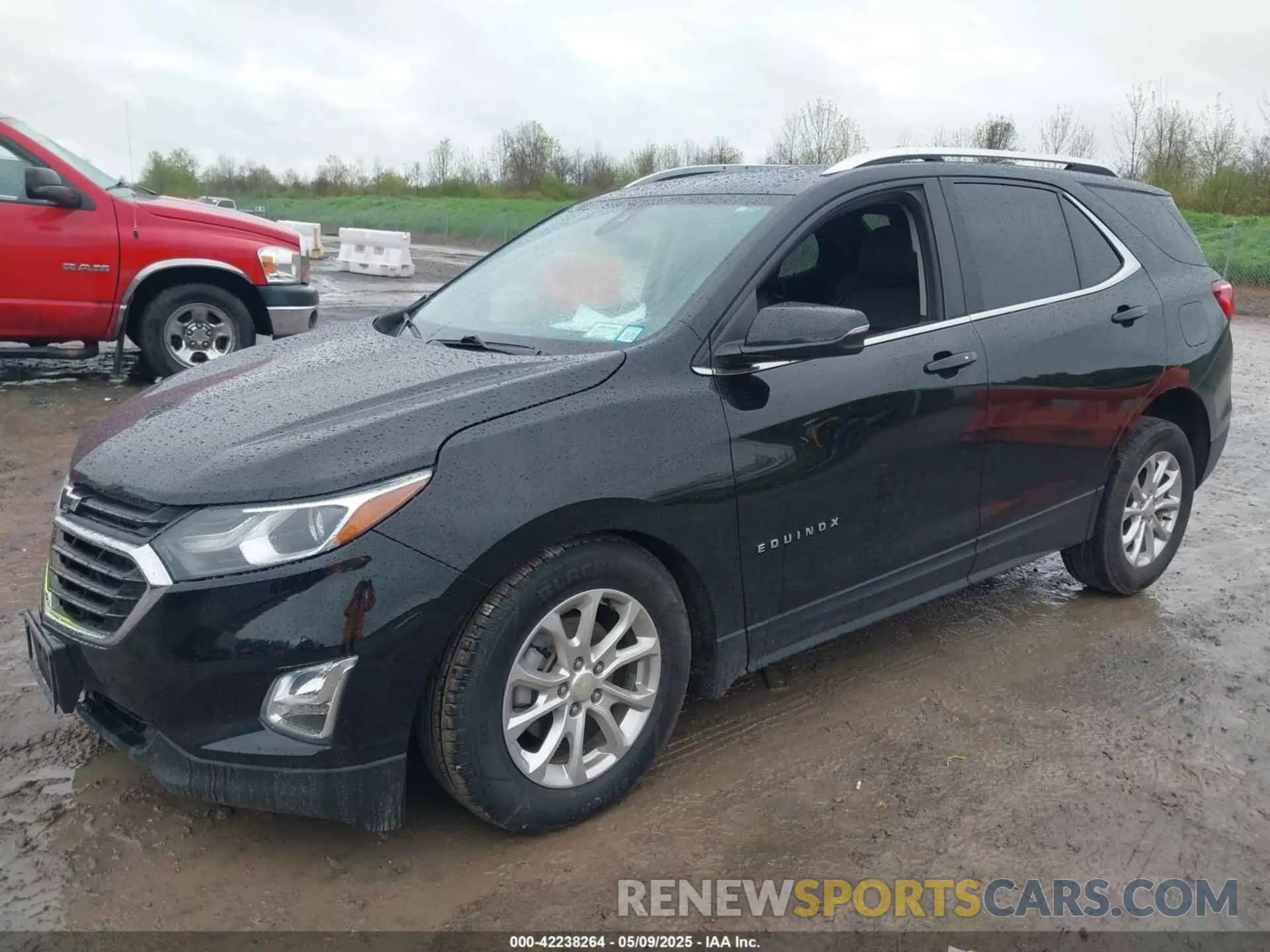 2 Photograph of a damaged car 3GNAXUEV5ML400695 CHEVROLET EQUINOX 2021