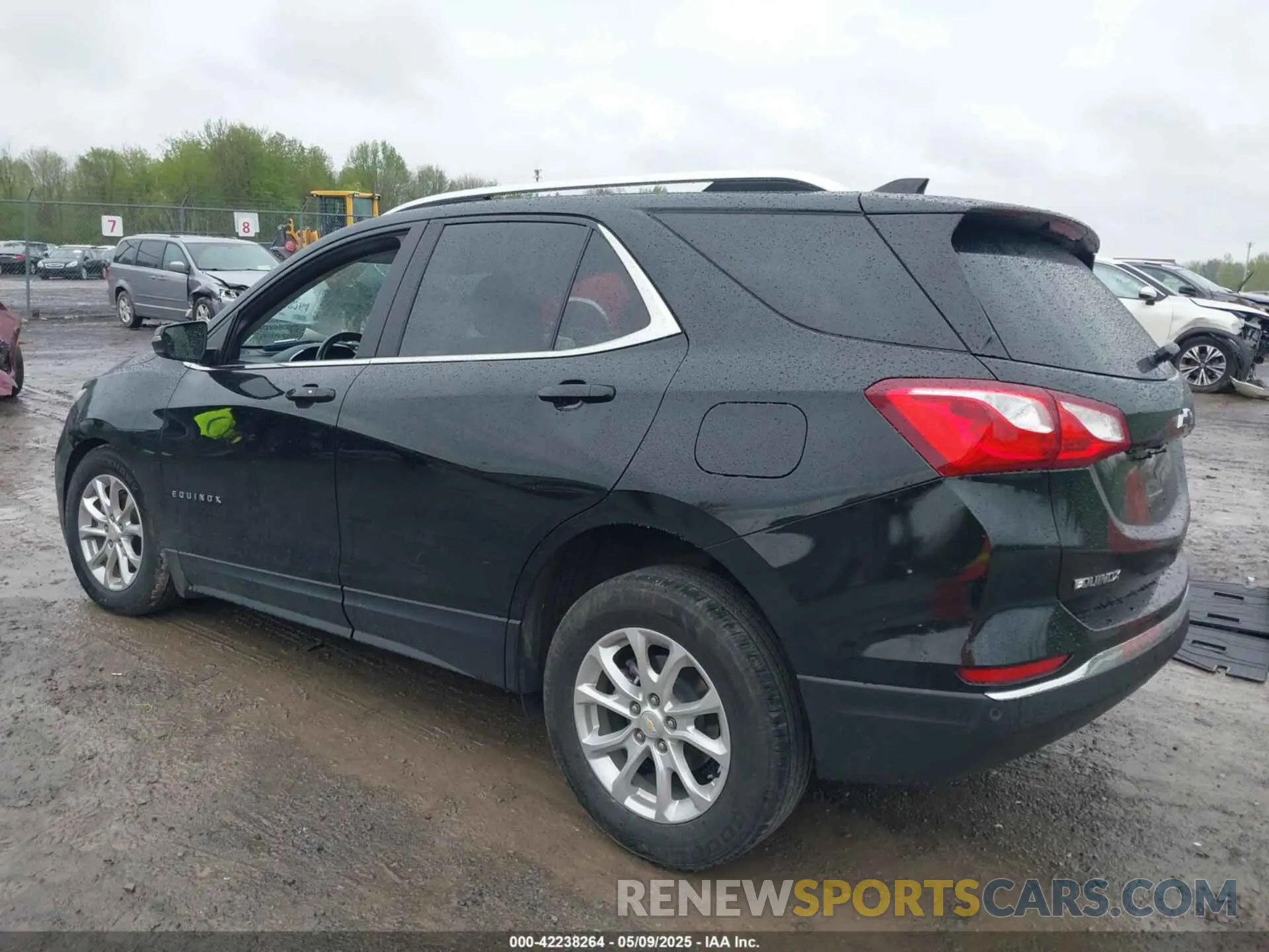 3 Photograph of a damaged car 3GNAXUEV5ML400695 CHEVROLET EQUINOX 2021