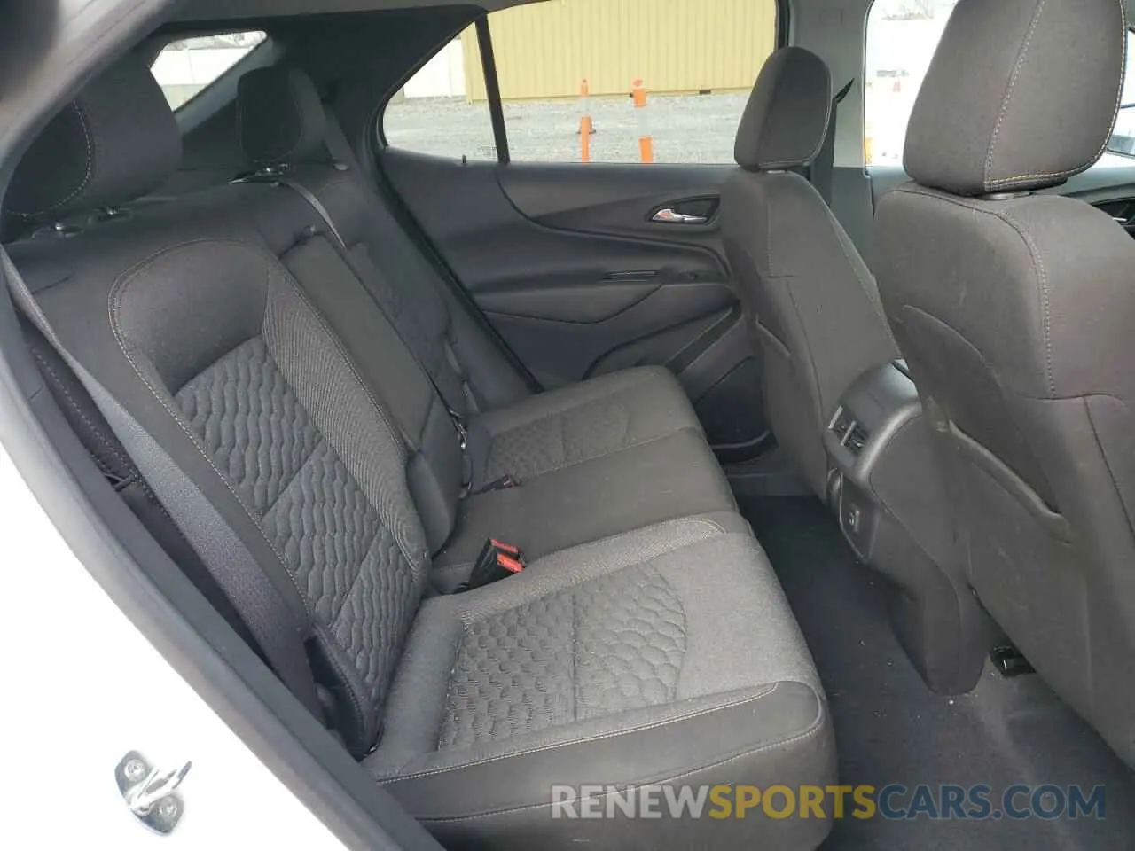 11 Photograph of a damaged car 3GNAXUEV5MS161624 CHEVROLET EQUINOX 2021