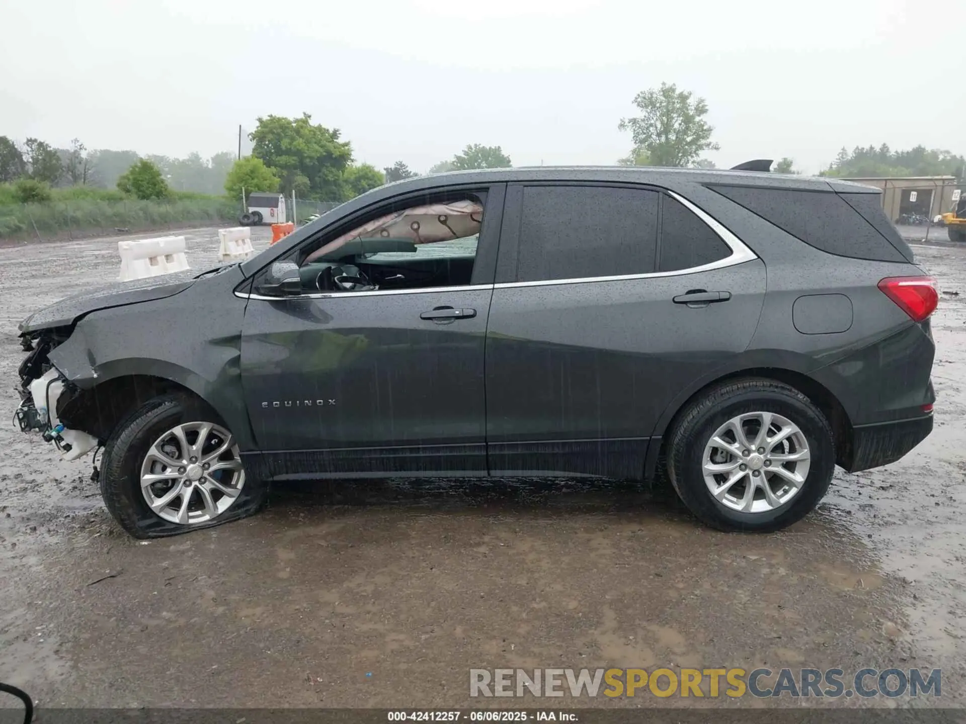 15 Photograph of a damaged car 3GNAXUEV6ML313064 CHEVROLET EQUINOX 2021
