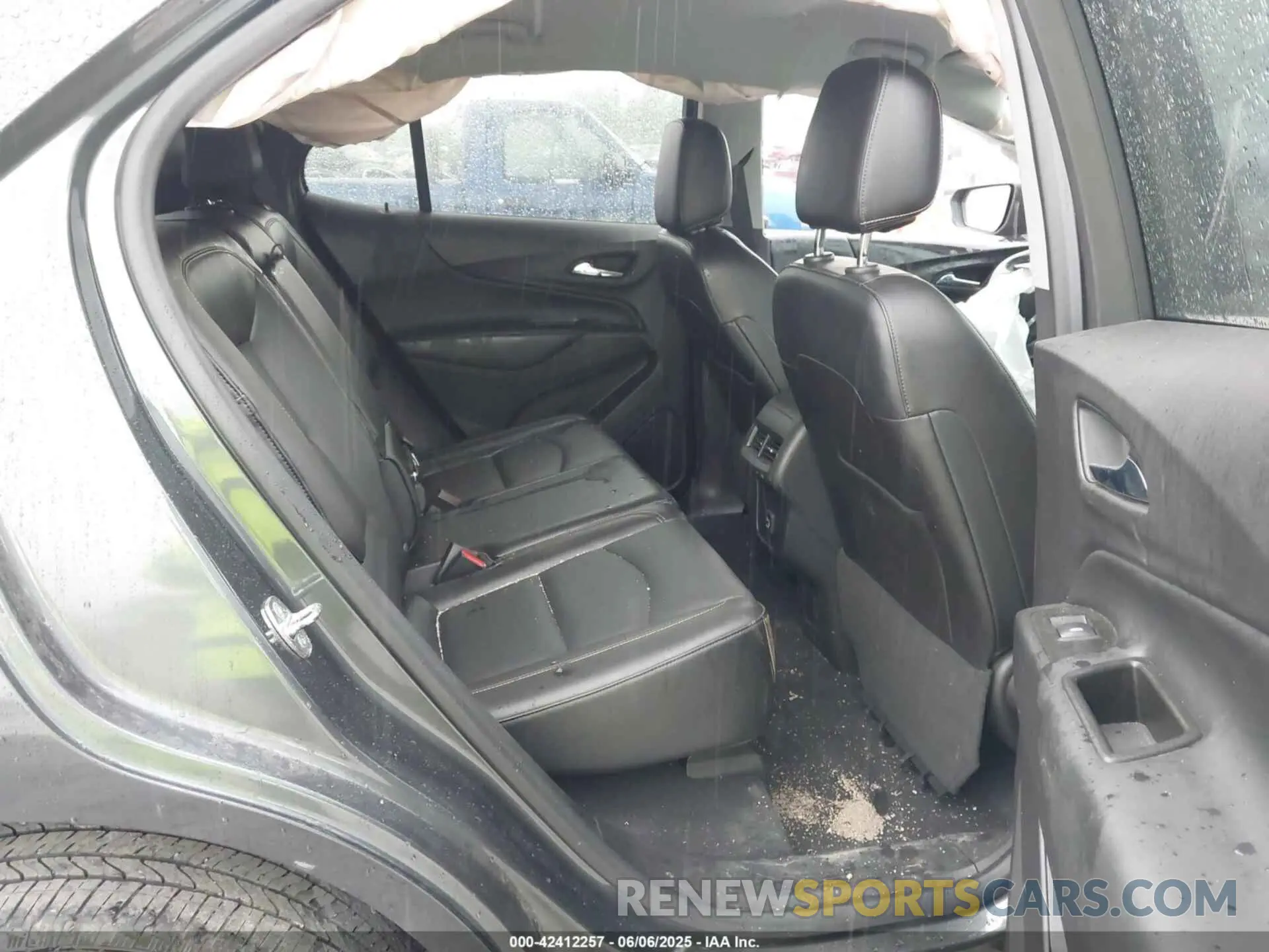 8 Photograph of a damaged car 3GNAXUEV6ML313064 CHEVROLET EQUINOX 2021