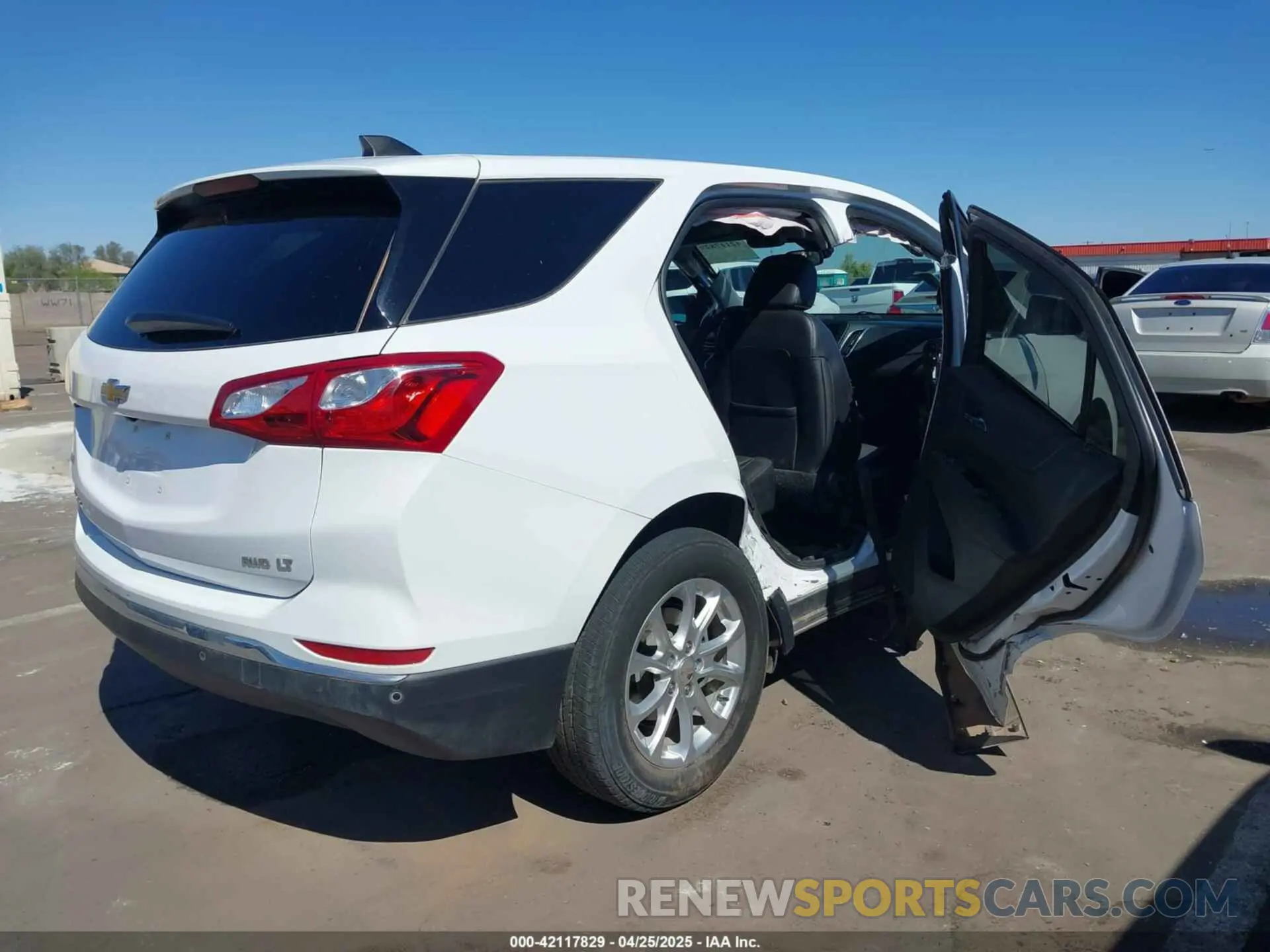 4 Photograph of a damaged car 3GNAXUEV6ML355881 CHEVROLET EQUINOX 2021