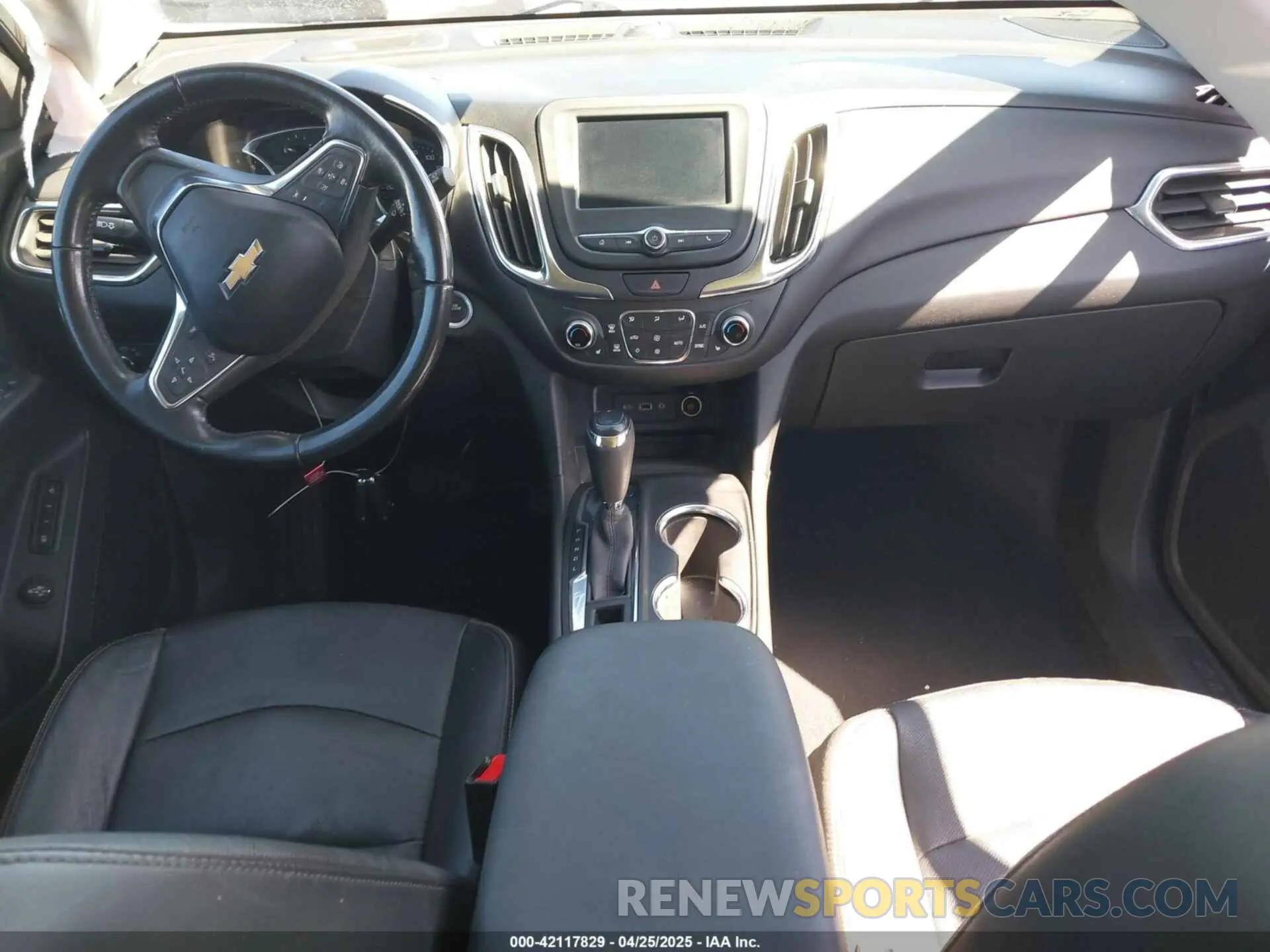 5 Photograph of a damaged car 3GNAXUEV6ML355881 CHEVROLET EQUINOX 2021