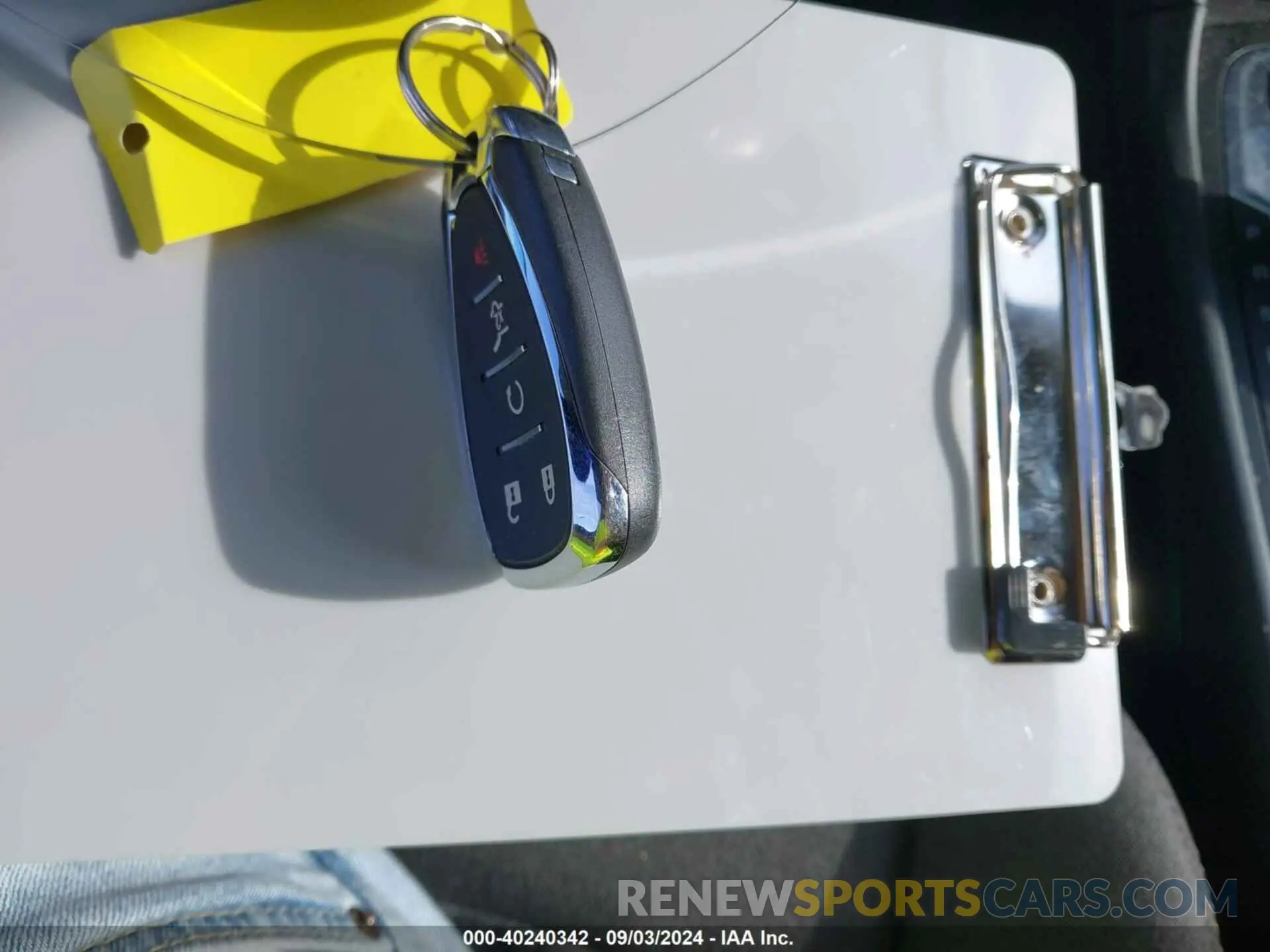 11 Photograph of a damaged car 3GNAXUEV6ML394437 CHEVROLET EQUINOX 2021