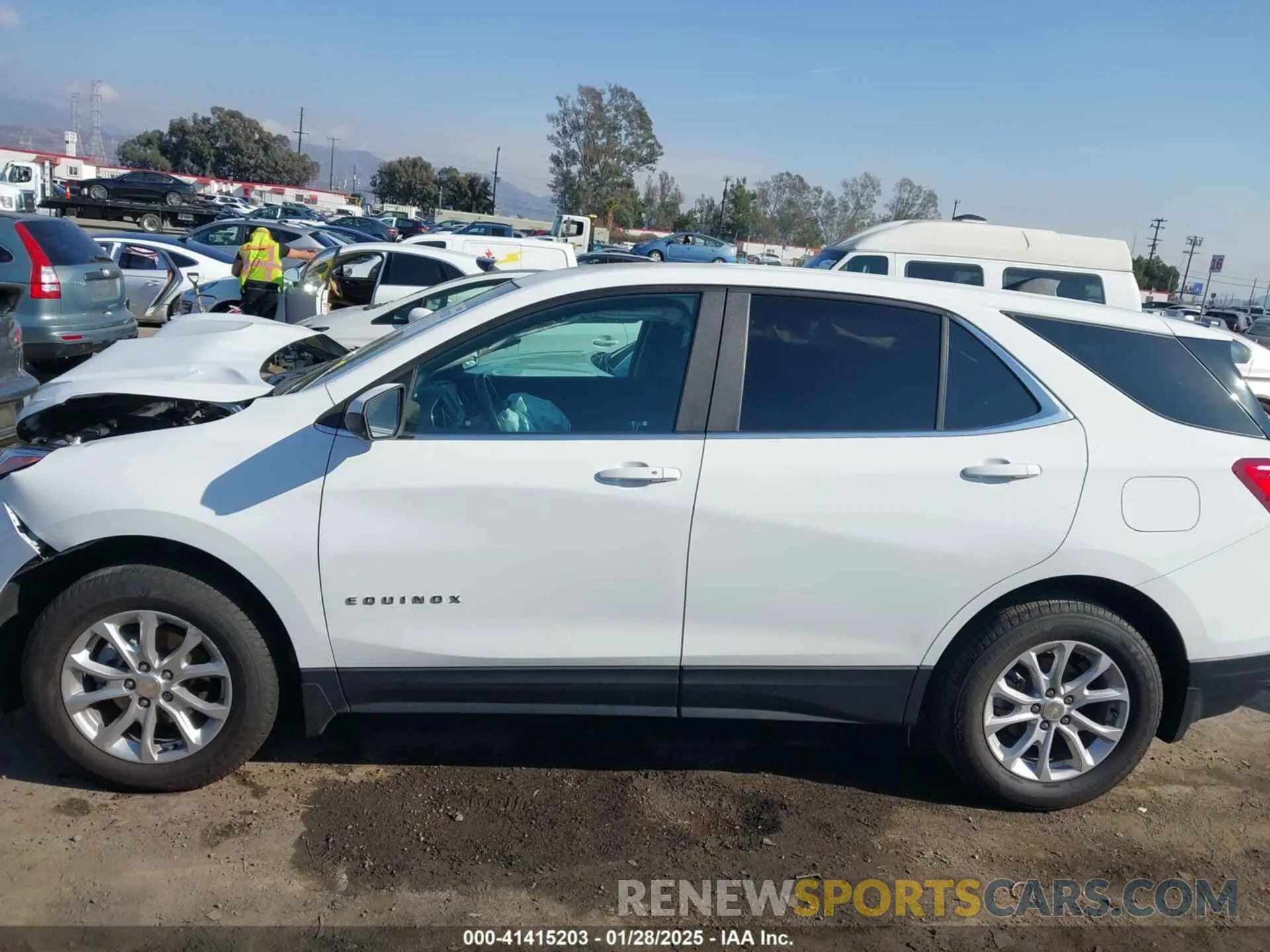 14 Photograph of a damaged car 3GNAXUEV6MS163592 CHEVROLET EQUINOX 2021