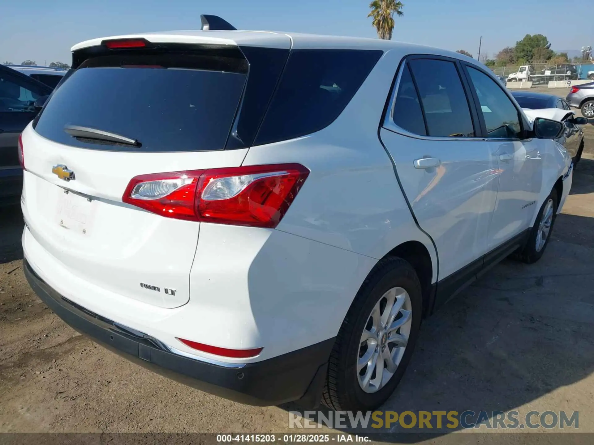 4 Photograph of a damaged car 3GNAXUEV6MS163592 CHEVROLET EQUINOX 2021