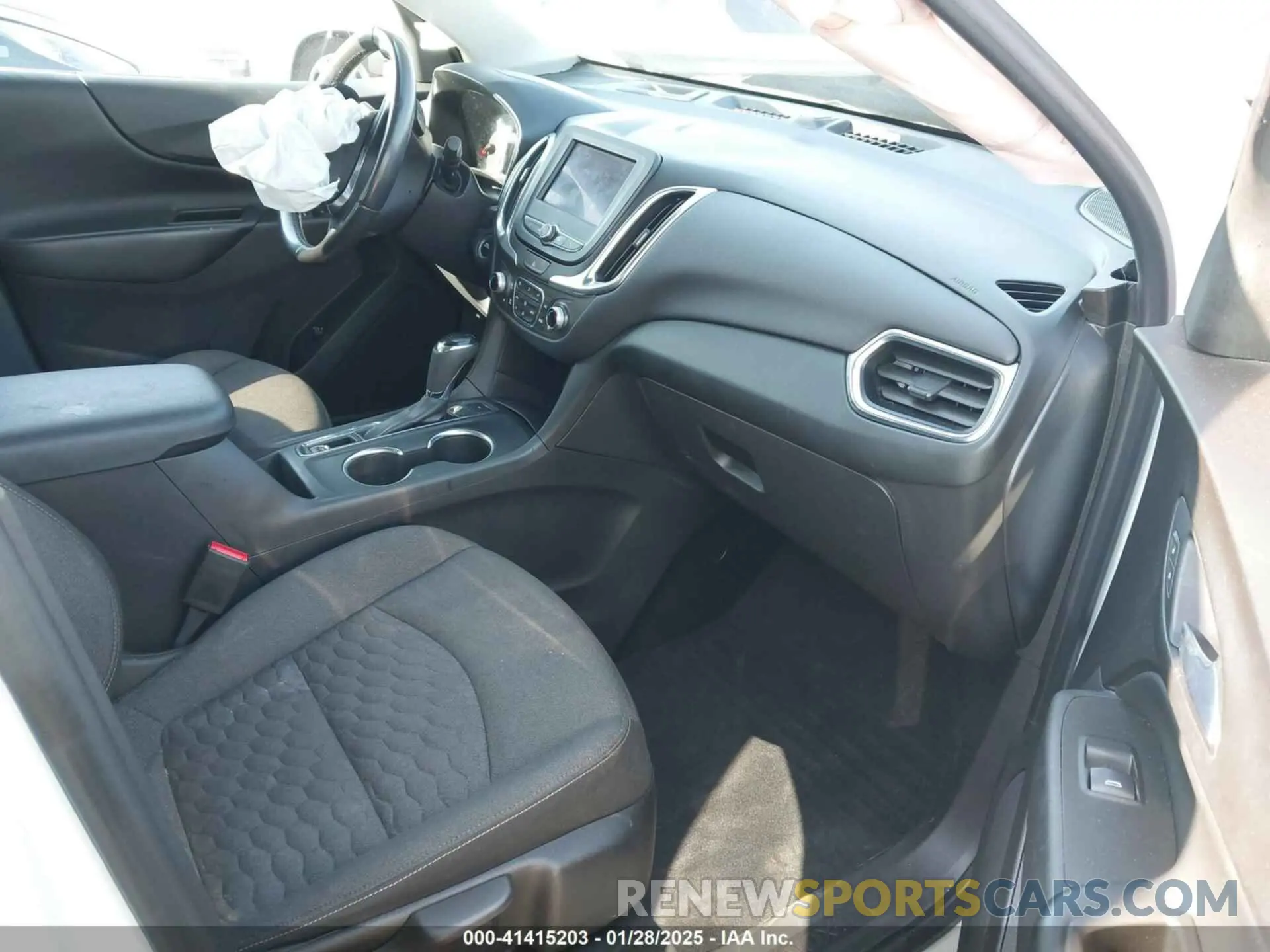 5 Photograph of a damaged car 3GNAXUEV6MS163592 CHEVROLET EQUINOX 2021