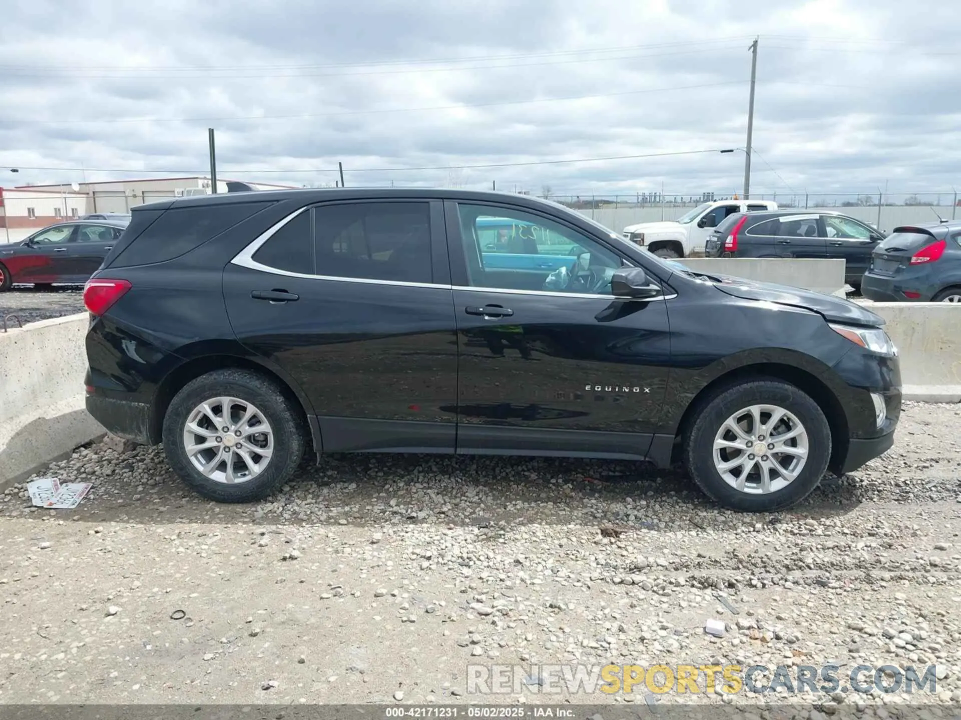 13 Photograph of a damaged car 3GNAXUEV7ML336725 CHEVROLET EQUINOX 2021
