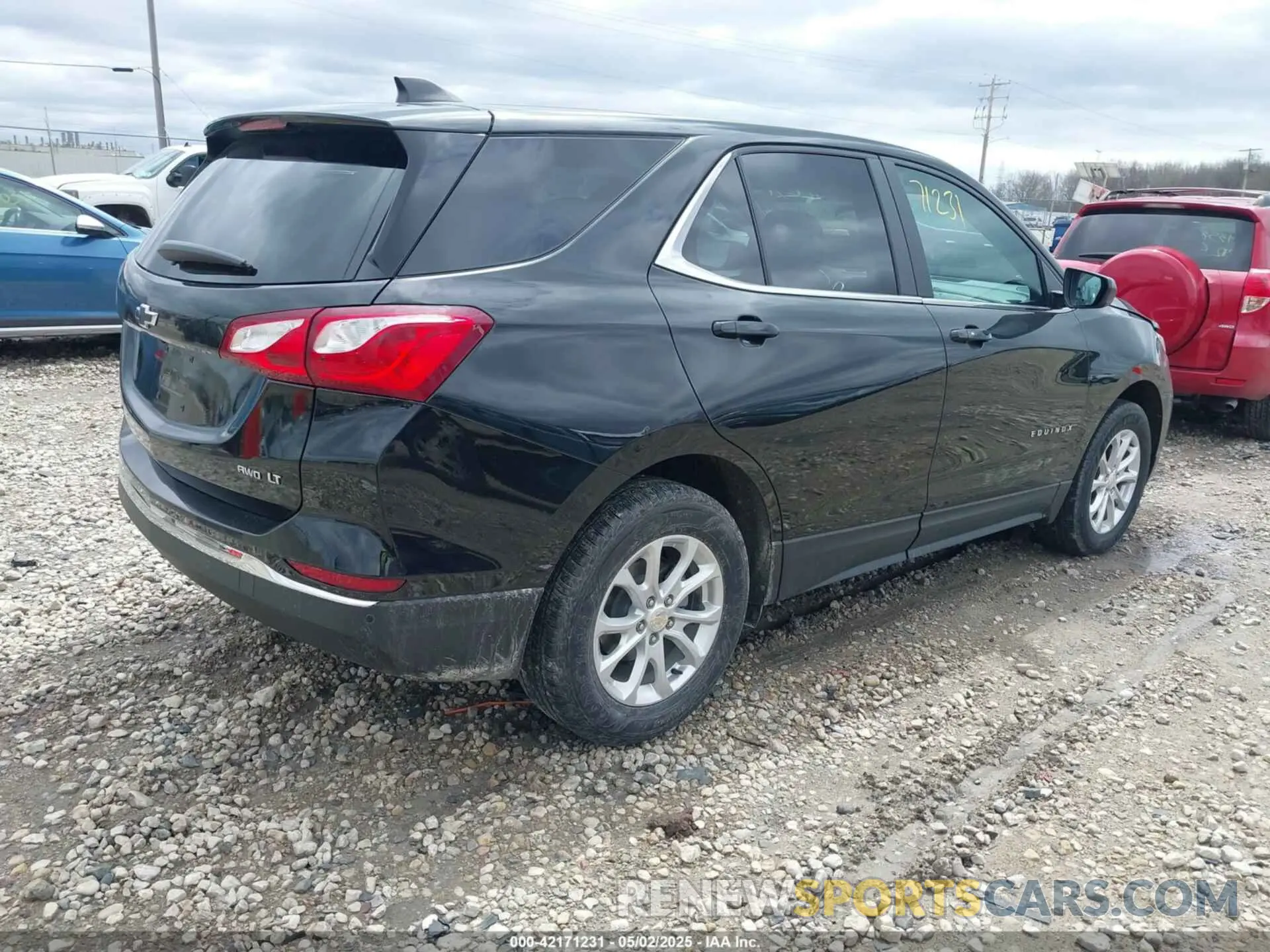 4 Photograph of a damaged car 3GNAXUEV7ML336725 CHEVROLET EQUINOX 2021