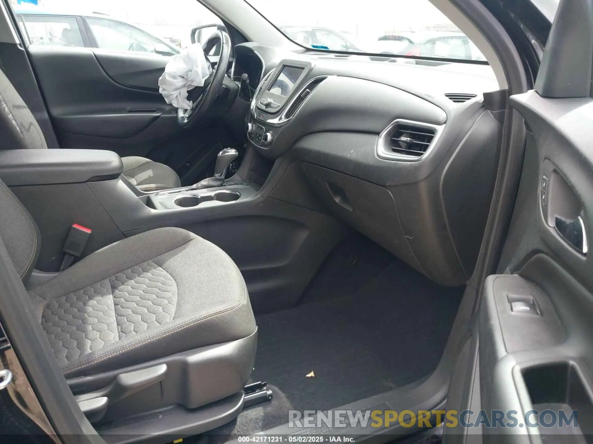 5 Photograph of a damaged car 3GNAXUEV7ML336725 CHEVROLET EQUINOX 2021