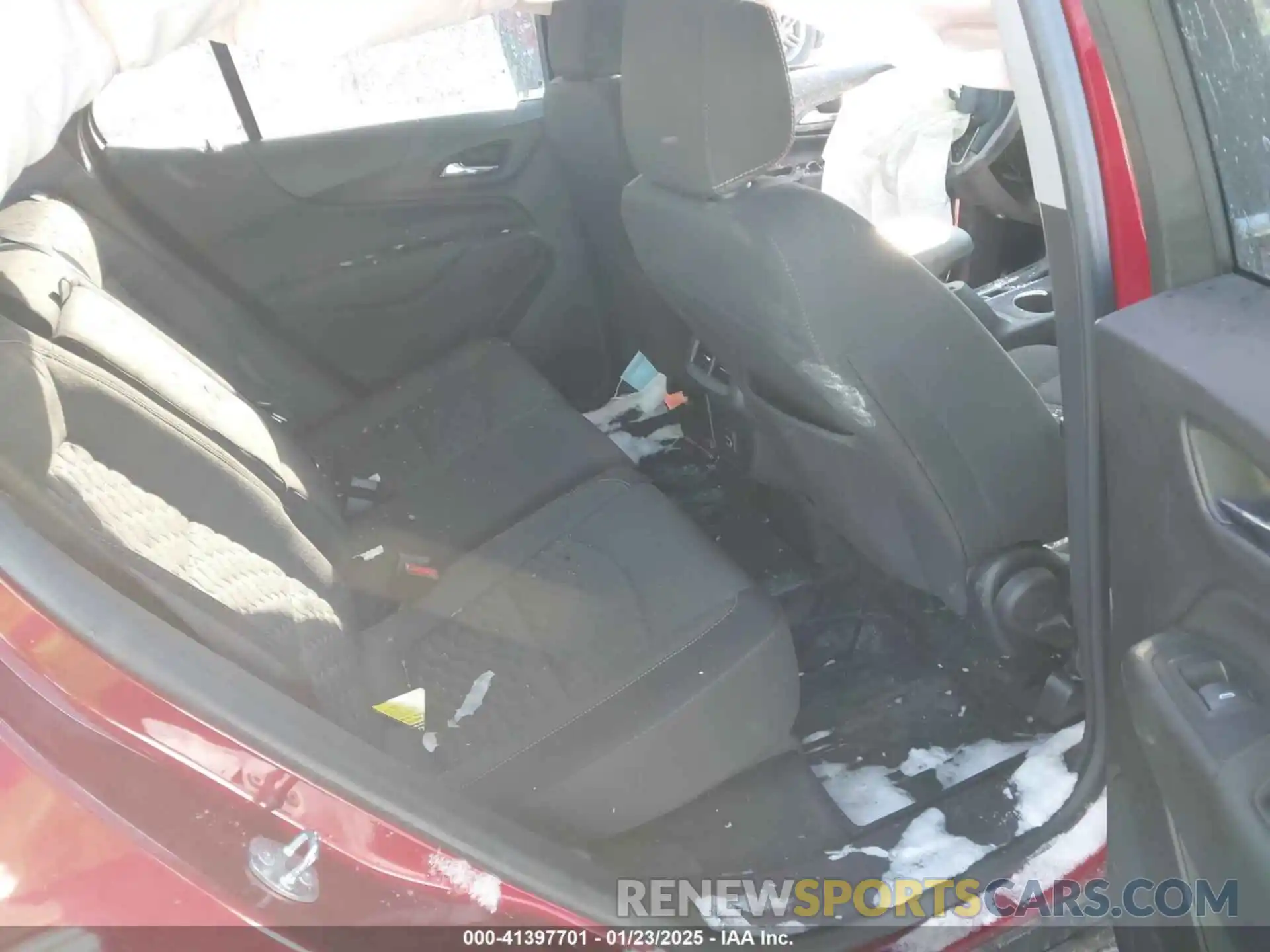 8 Photograph of a damaged car 3GNAXUEV8ML308951 CHEVROLET EQUINOX 2021