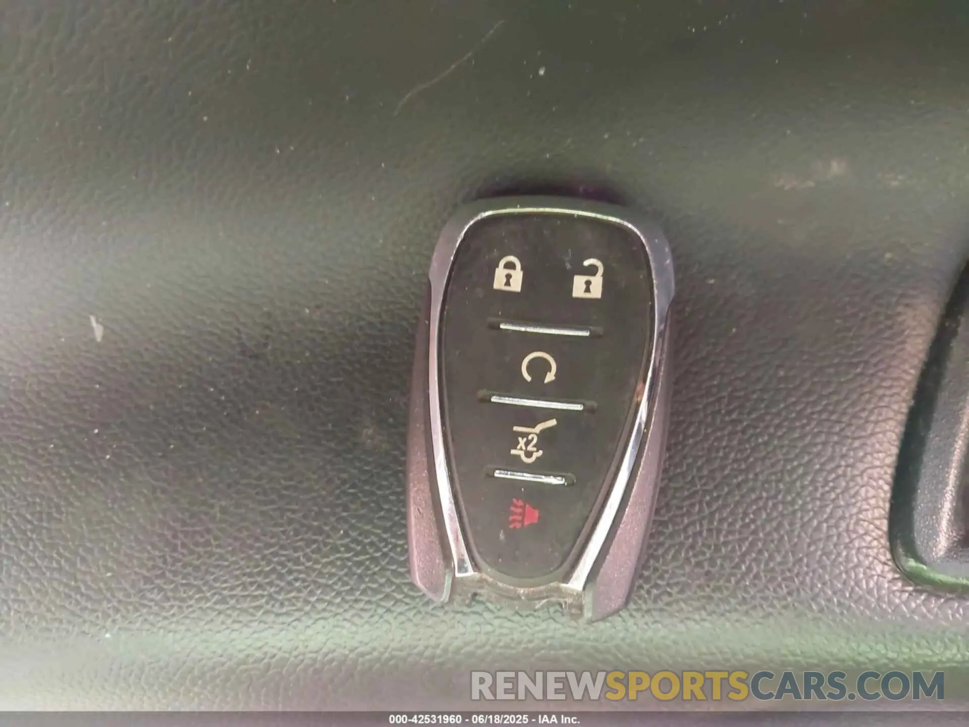 11 Photograph of a damaged car 3GNAXUEV8ML351458 CHEVROLET EQUINOX 2021