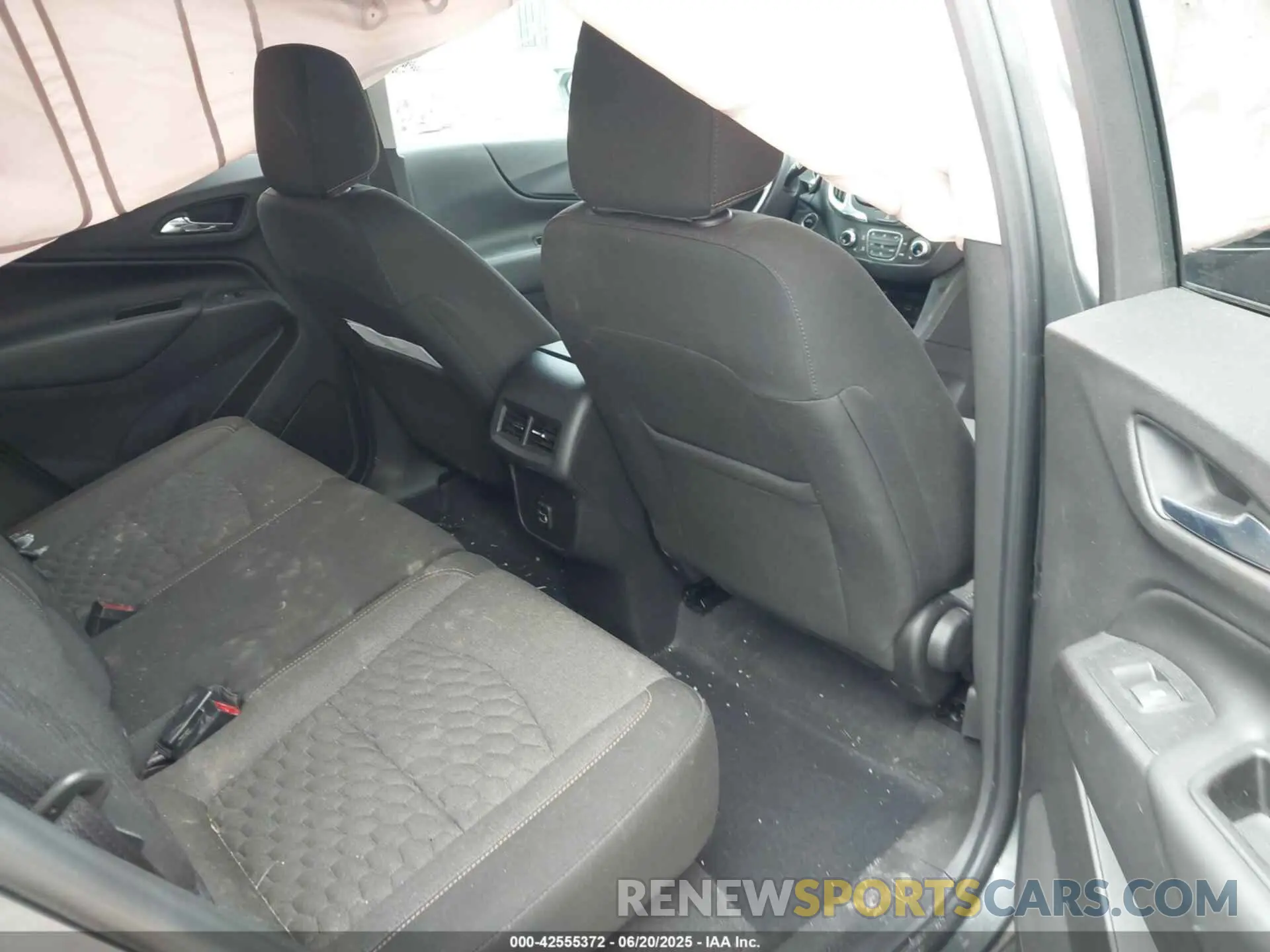 8 Photograph of a damaged car 3GNAXUEV8ML354179 CHEVROLET EQUINOX 2021