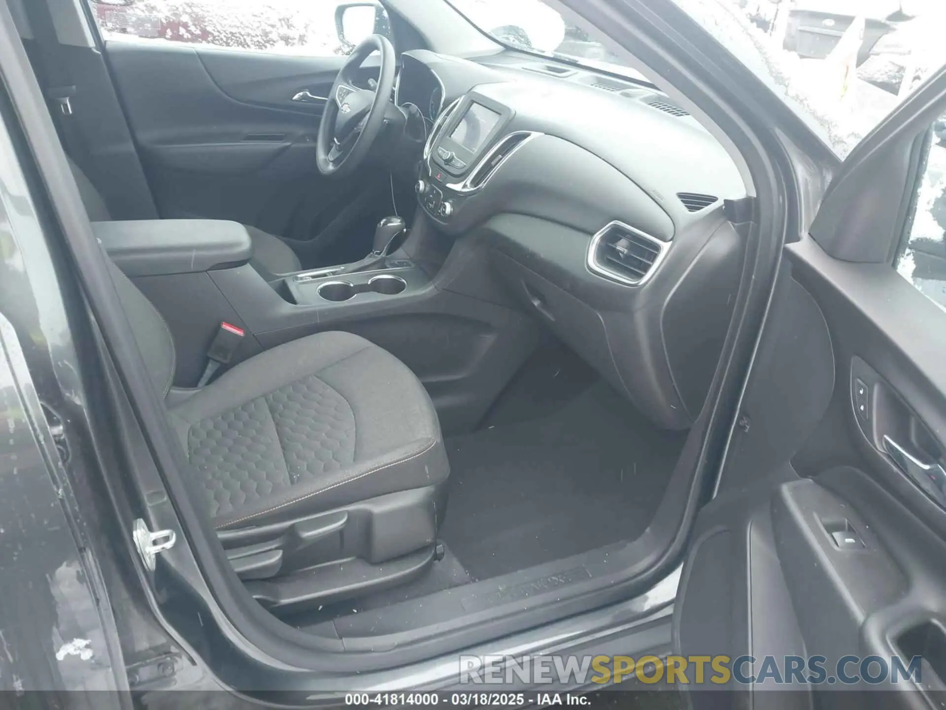 5 Photograph of a damaged car 3GNAXUEV8ML389871 CHEVROLET EQUINOX 2021
