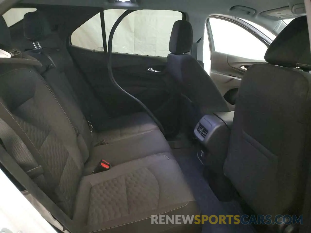 11 Photograph of a damaged car 3GNAXUEV8MS122087 CHEVROLET EQUINOX 2021