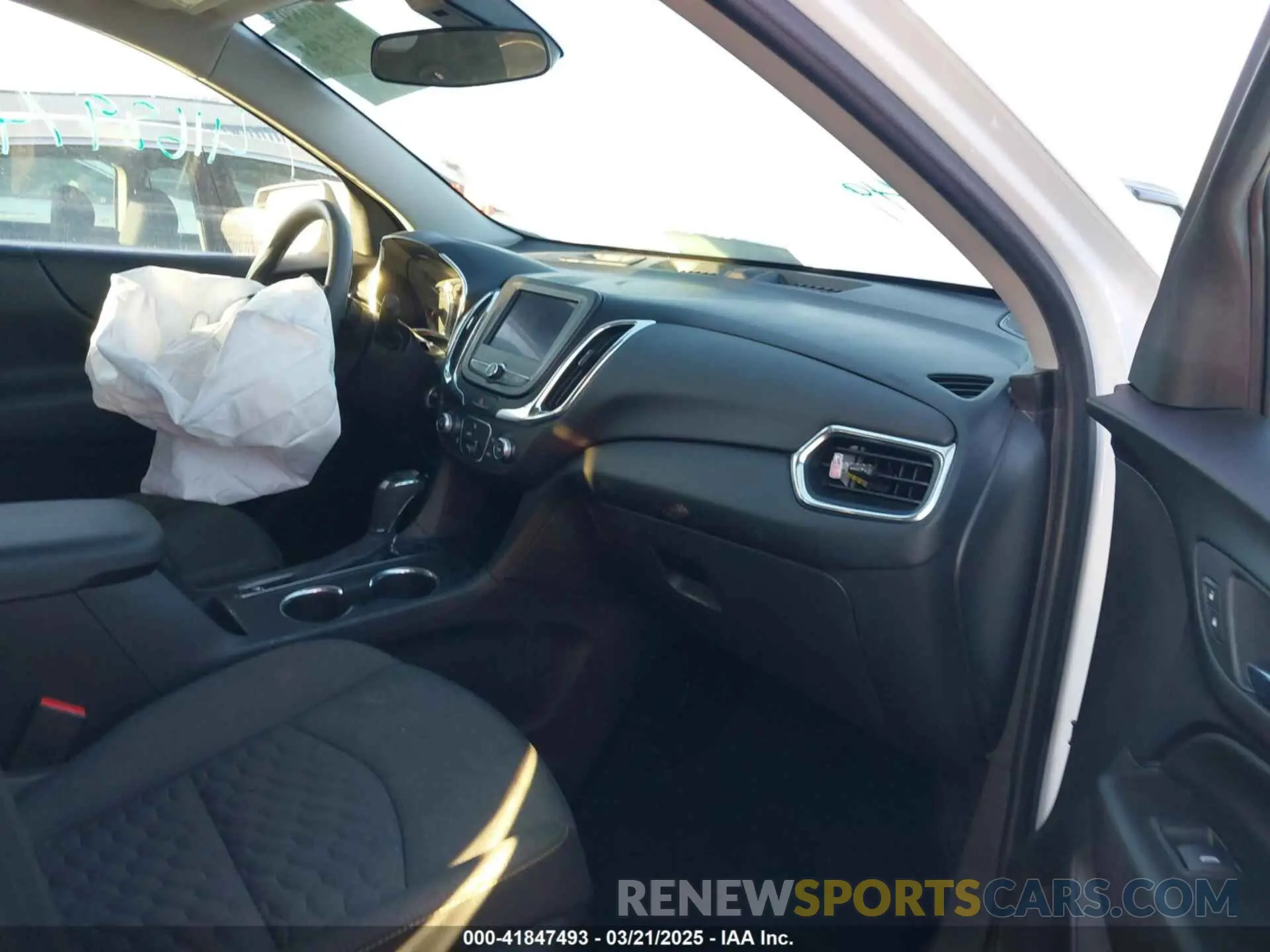 5 Photograph of a damaged car 3GNAXUEV8MS174951 CHEVROLET EQUINOX 2021