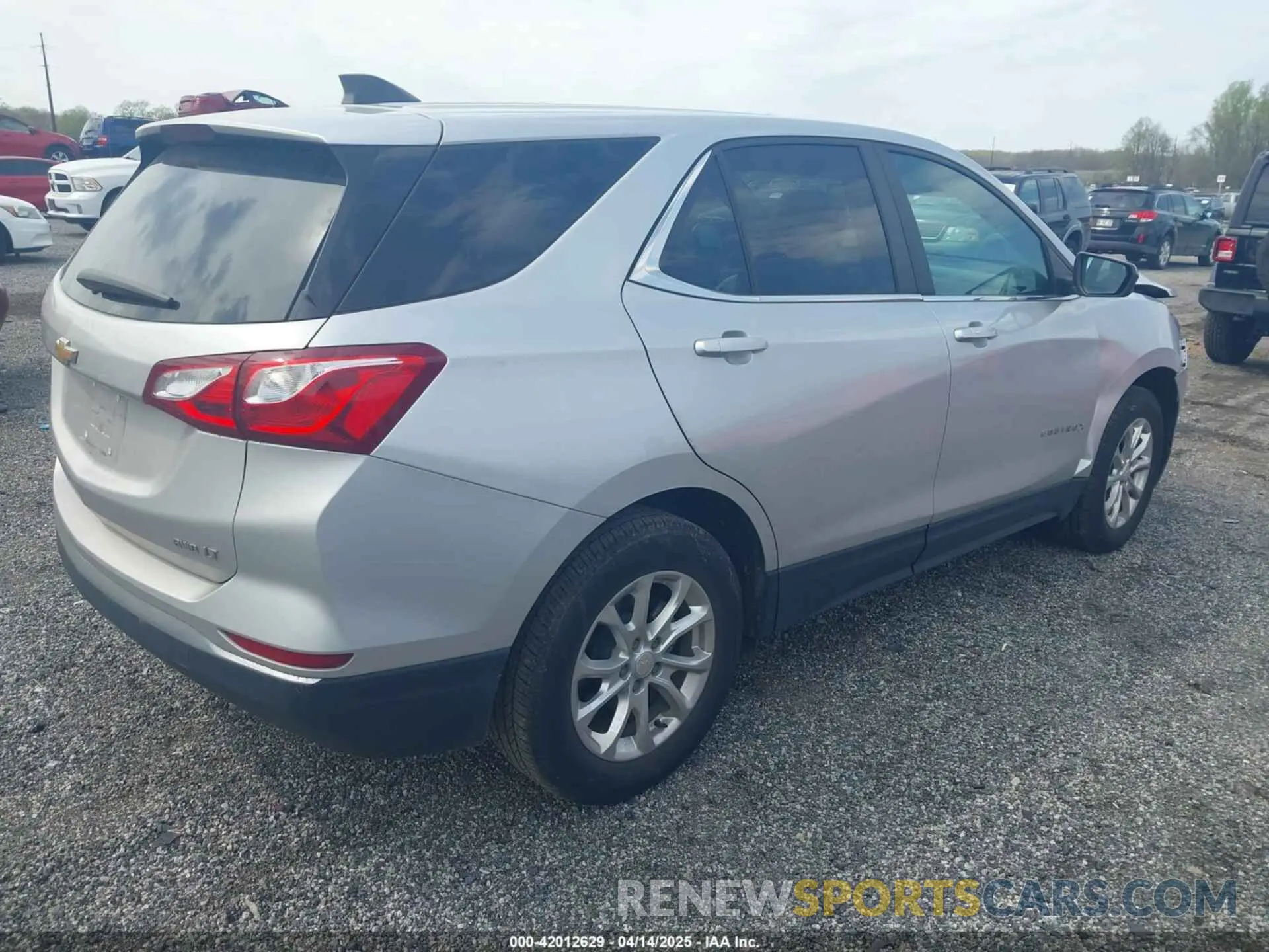 4 Photograph of a damaged car 3GNAXUEV8MS179647 CHEVROLET EQUINOX 2021