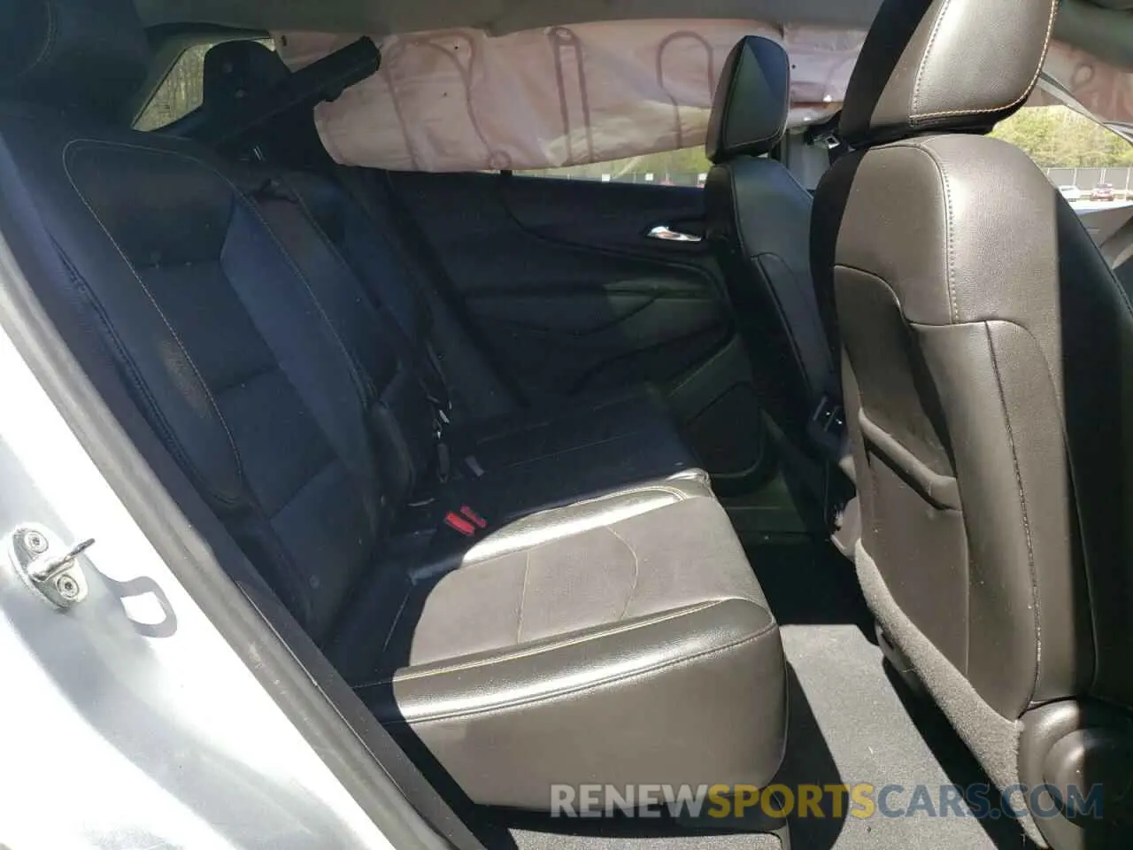 11 Photograph of a damaged car 3GNAXUEV9ML324401 CHEVROLET EQUINOX 2021