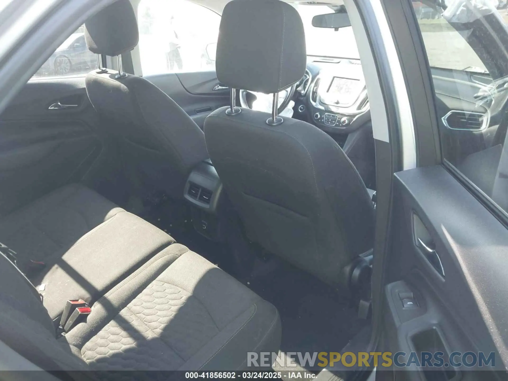 8 Photograph of a damaged car 3GNAXUEV9MS180984 CHEVROLET EQUINOX 2021