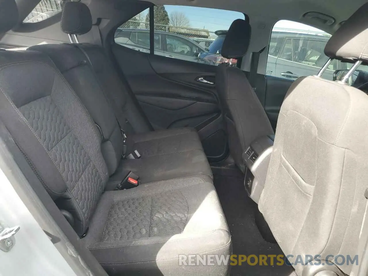 11 Photograph of a damaged car 3GNAXUEVXML328151 CHEVROLET EQUINOX 2021