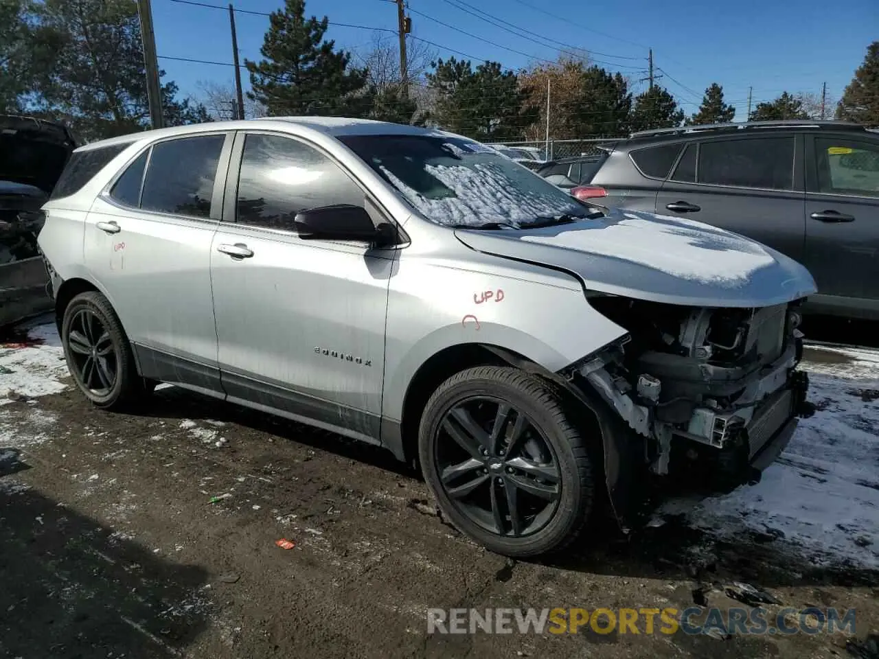 4 Photograph of a damaged car 3GNAXUEVXML328151 CHEVROLET EQUINOX 2021