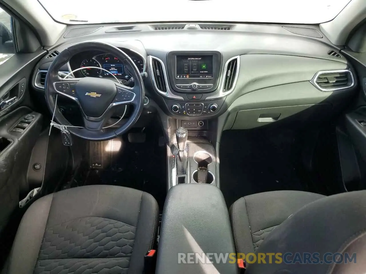 8 Photograph of a damaged car 3GNAXUEVXML328151 CHEVROLET EQUINOX 2021