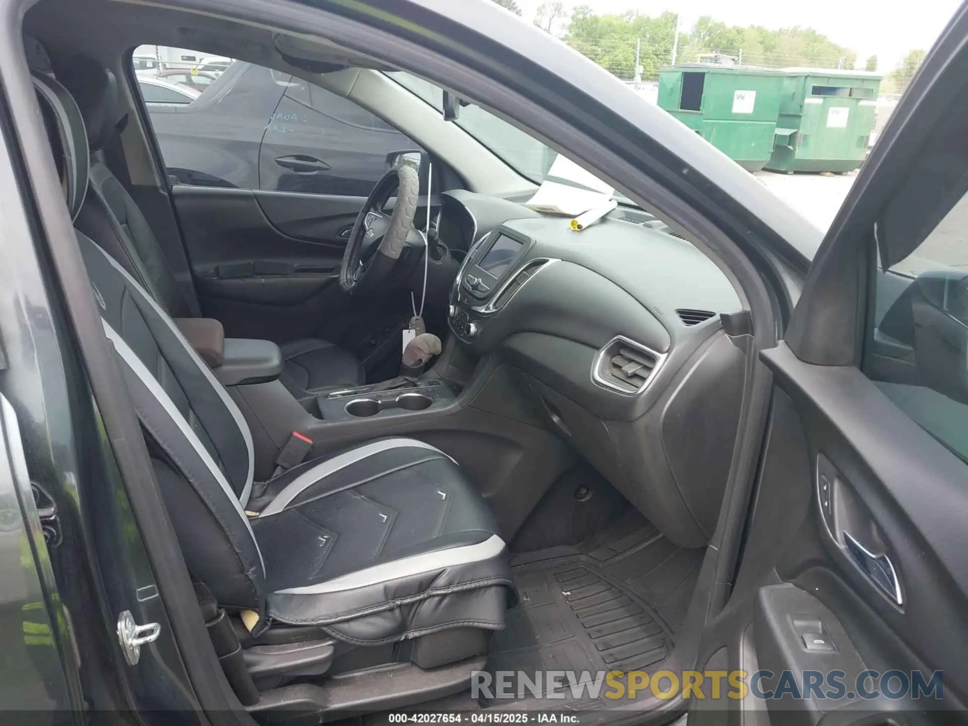 5 Photograph of a damaged car 3GNAXUEVXML341465 CHEVROLET EQUINOX 2021