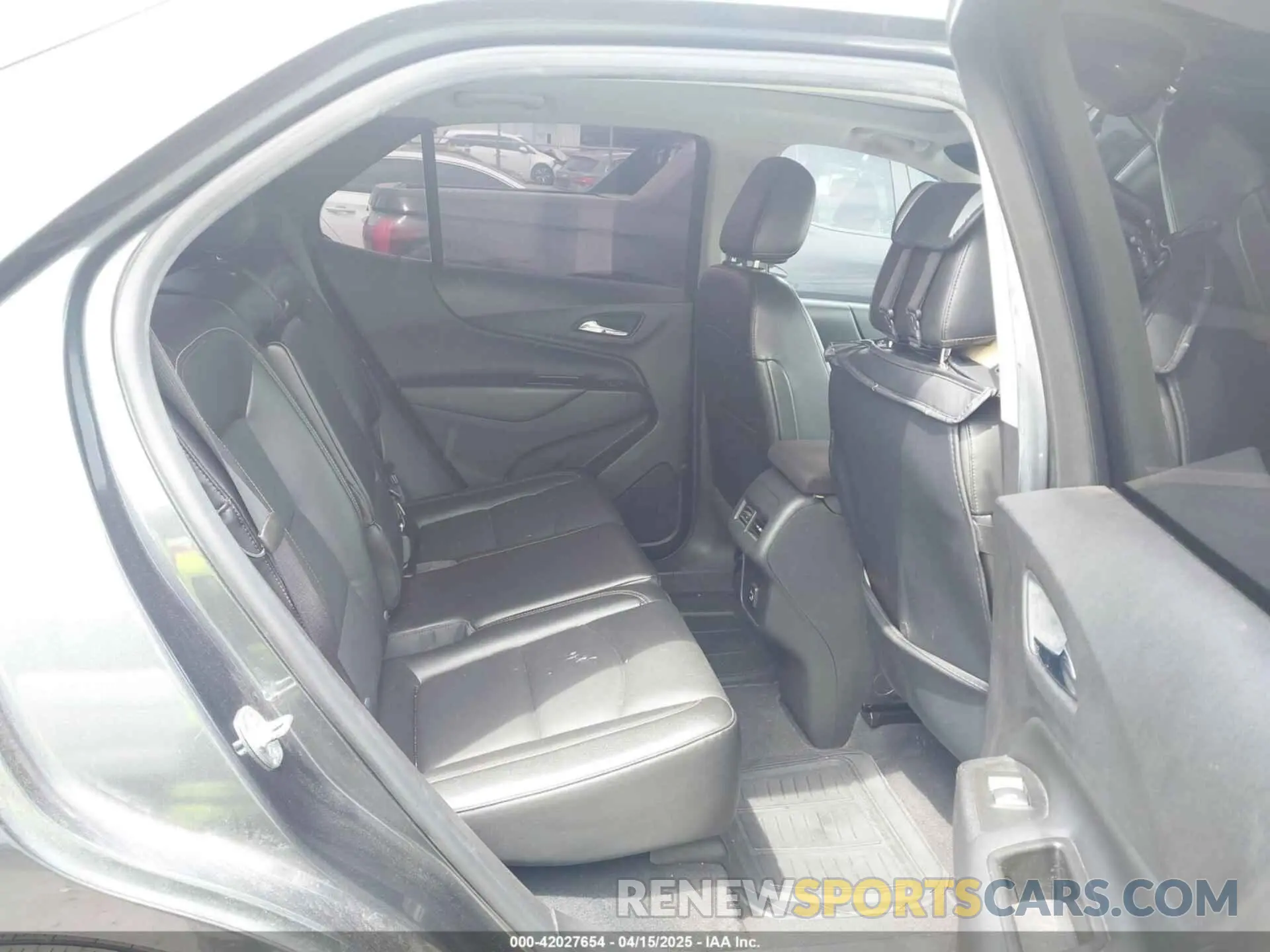 8 Photograph of a damaged car 3GNAXUEVXML341465 CHEVROLET EQUINOX 2021