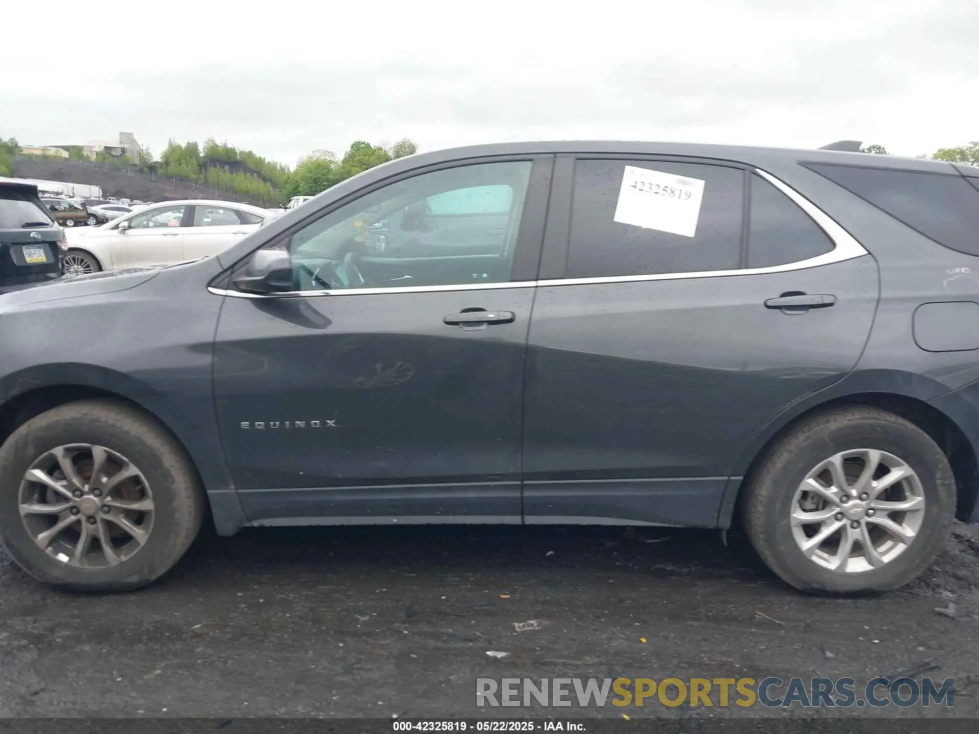 14 Photograph of a damaged car 3GNAXUEVXML378399 CHEVROLET EQUINOX 2021