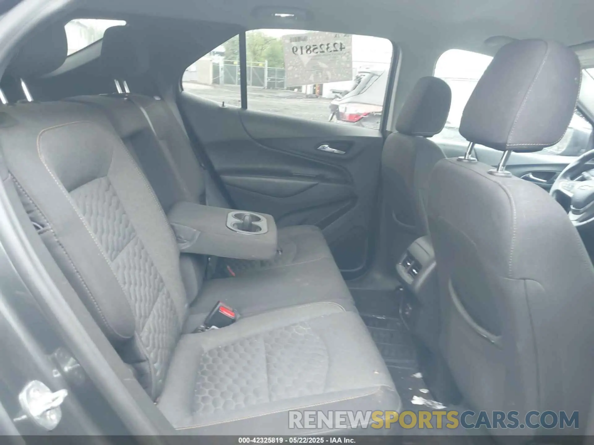 8 Photograph of a damaged car 3GNAXUEVXML378399 CHEVROLET EQUINOX 2021