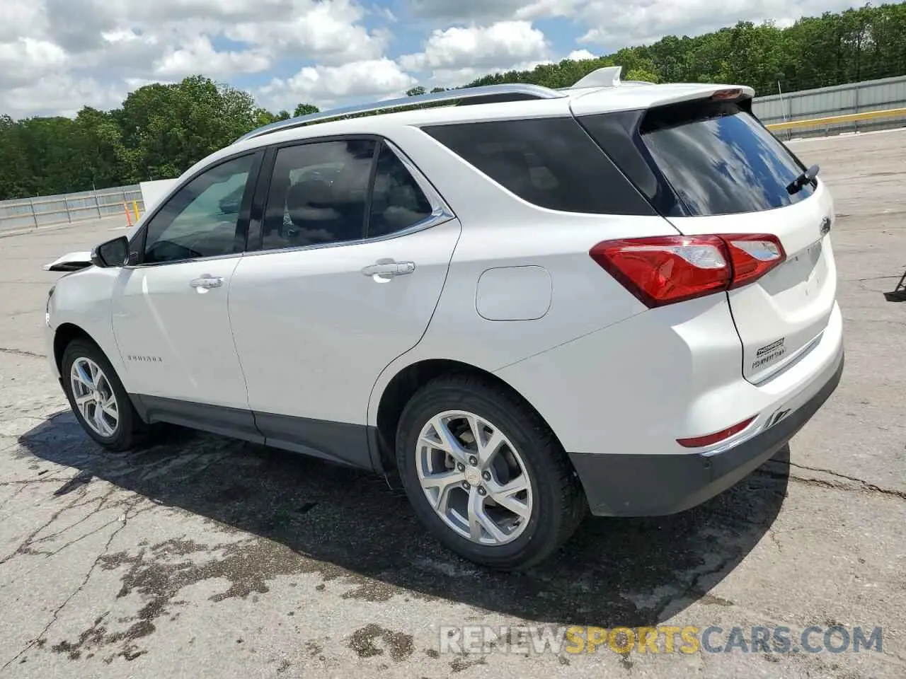 2 Photograph of a damaged car 3GNAXXEV7MS126049 CHEVROLET EQUINOX 2021