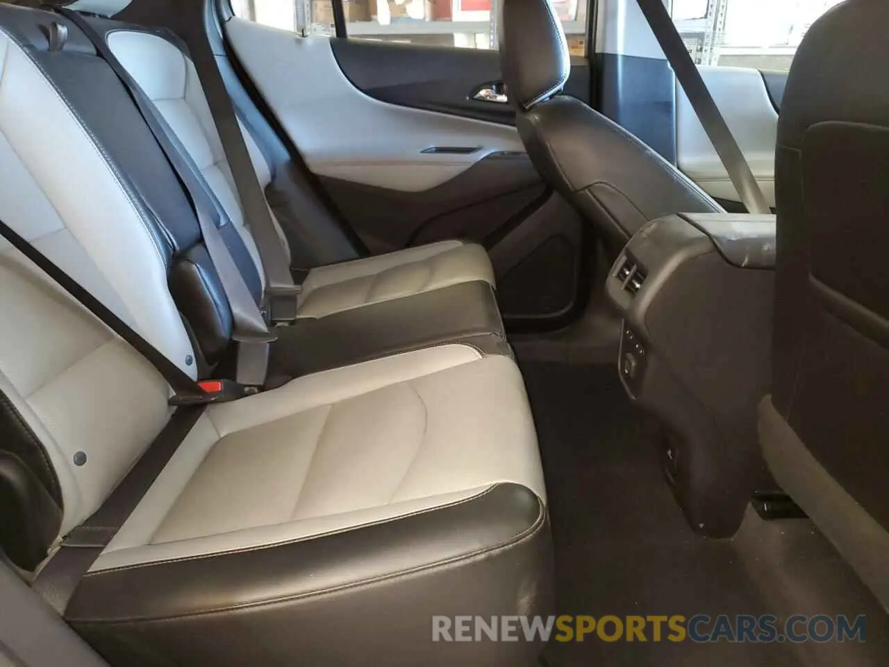 11 Photograph of a damaged car 3GNAXXEV8MS115402 CHEVROLET EQUINOX 2021
