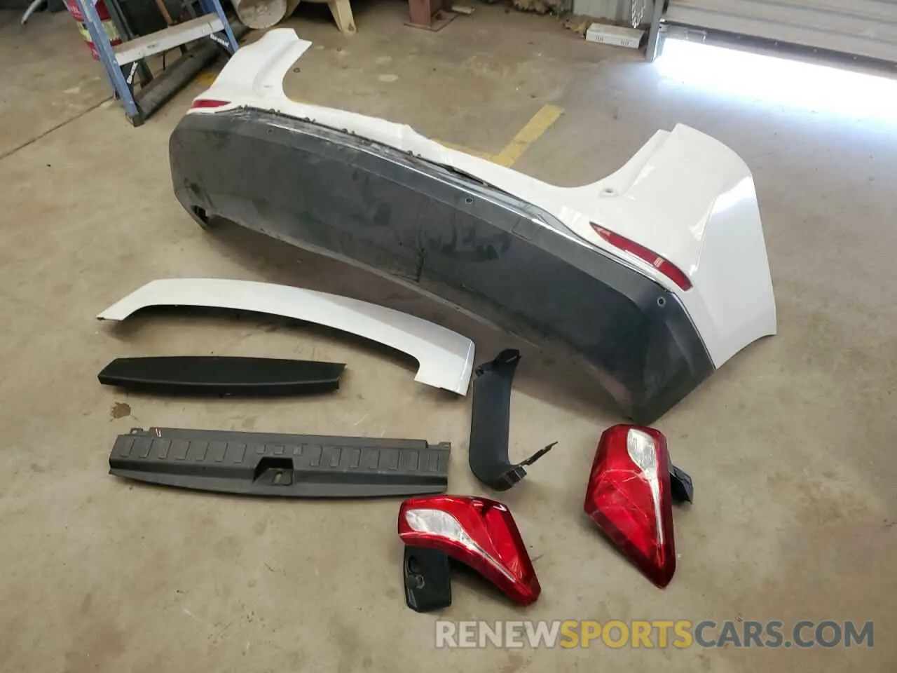 13 Photograph of a damaged car 3GNAXXEV8MS115402 CHEVROLET EQUINOX 2021