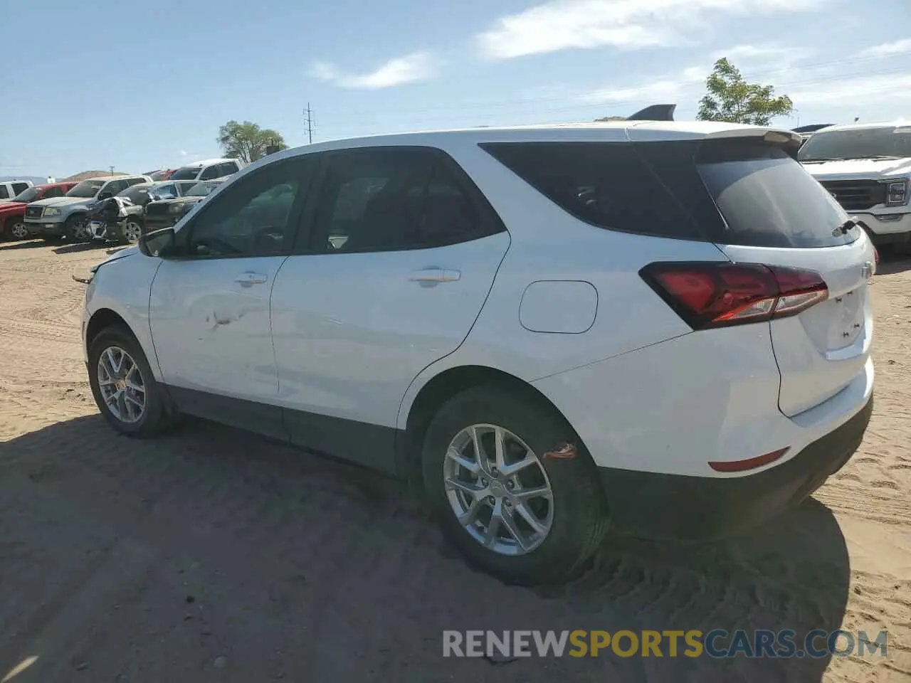 2 Photograph of a damaged car 2GNAX5EV0N6122011 CHEVROLET EQUINOX 2022