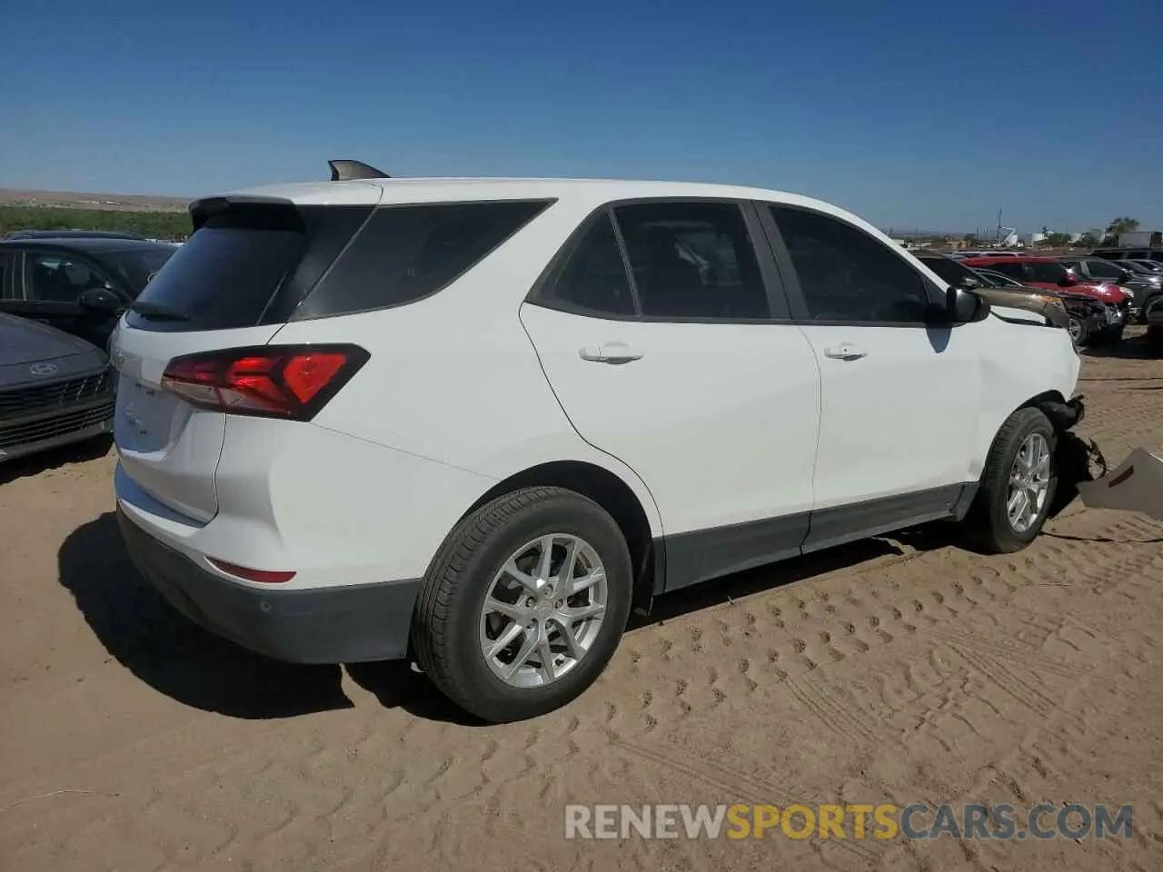 3 Photograph of a damaged car 2GNAX5EV0N6122011 CHEVROLET EQUINOX 2022